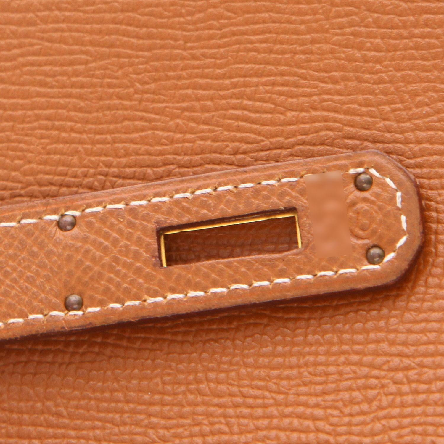 Hermès Kelly 32 cm handbag in Courchevel Gold leather - Detail D4