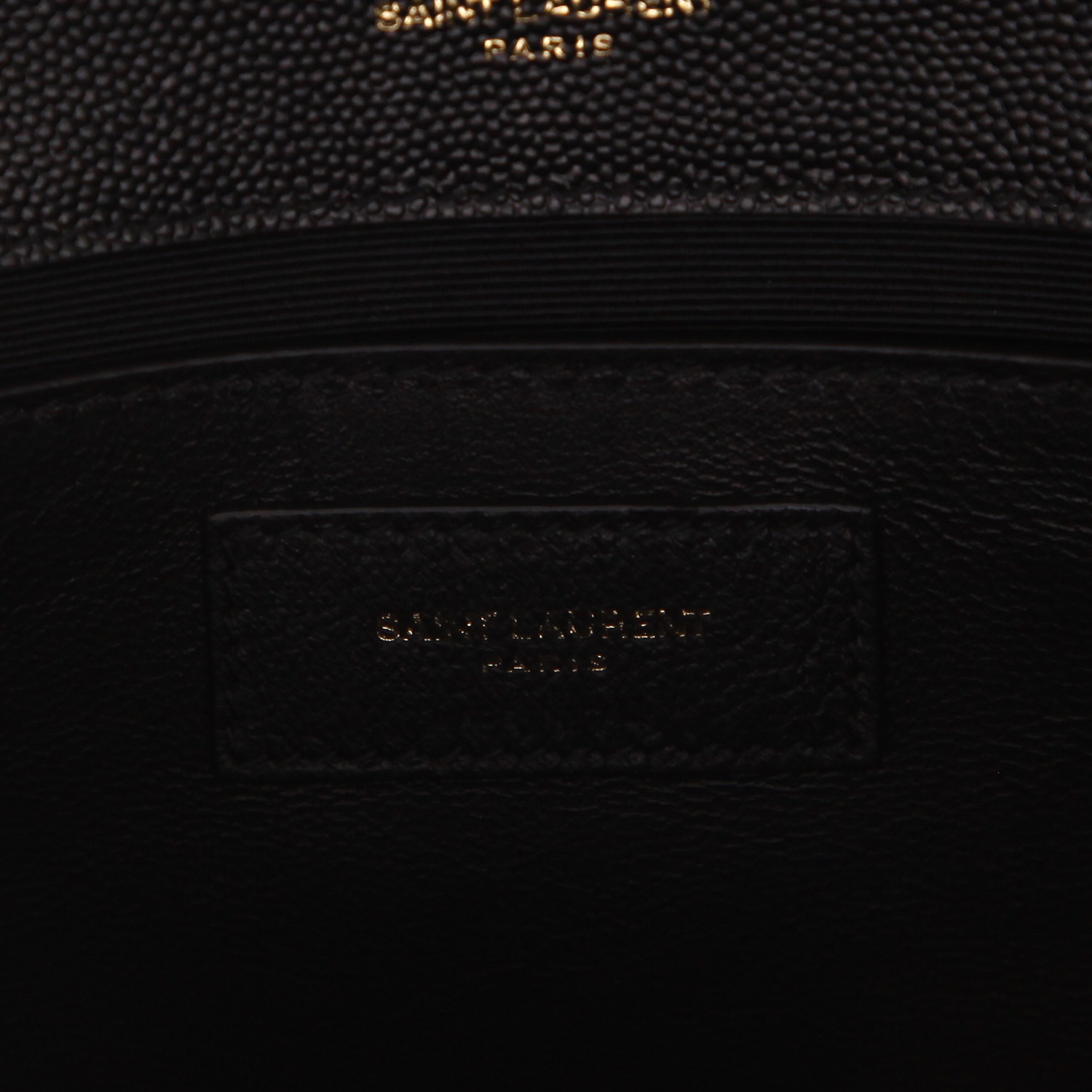 Bolso bandolera Saint Laurent  Kate modelo mediano  en cuero granulado negro - Detail D2