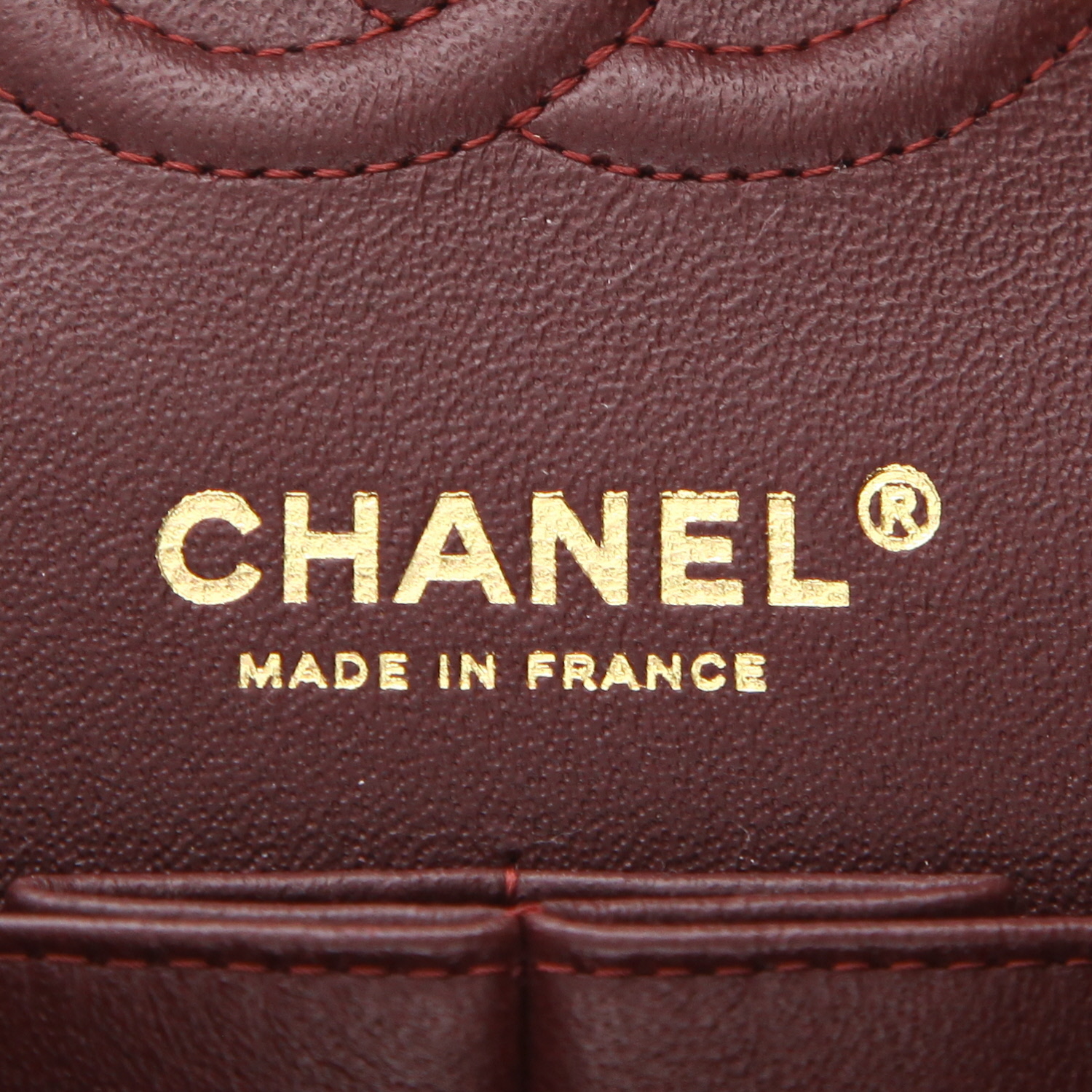 Bolso de mano Chanel  Timeless Petit en cuero acolchado negro - Detail D2