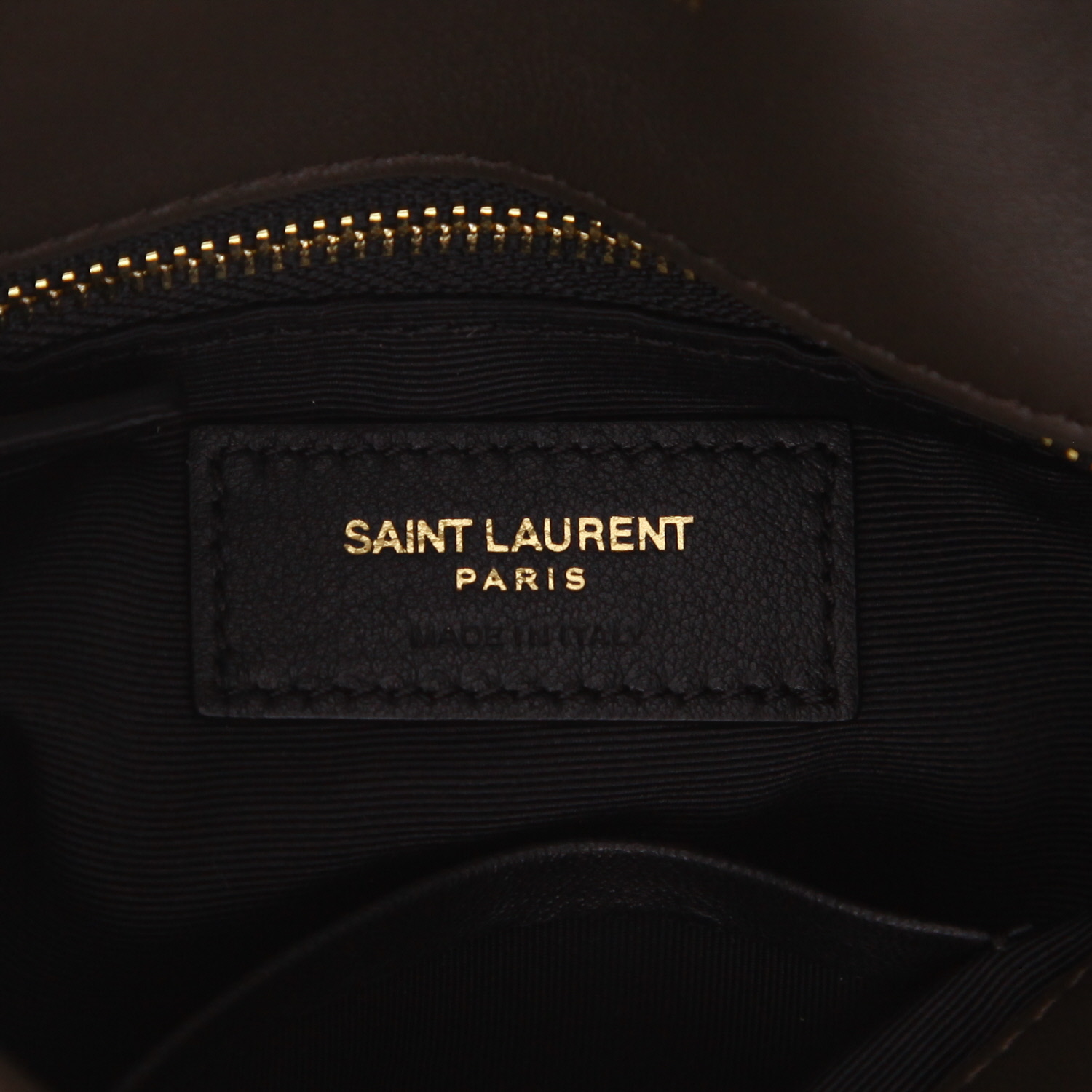 Bolso bandolera Saint Laurent  Puffer Toy en cuero acolchado caqui - Detail D2