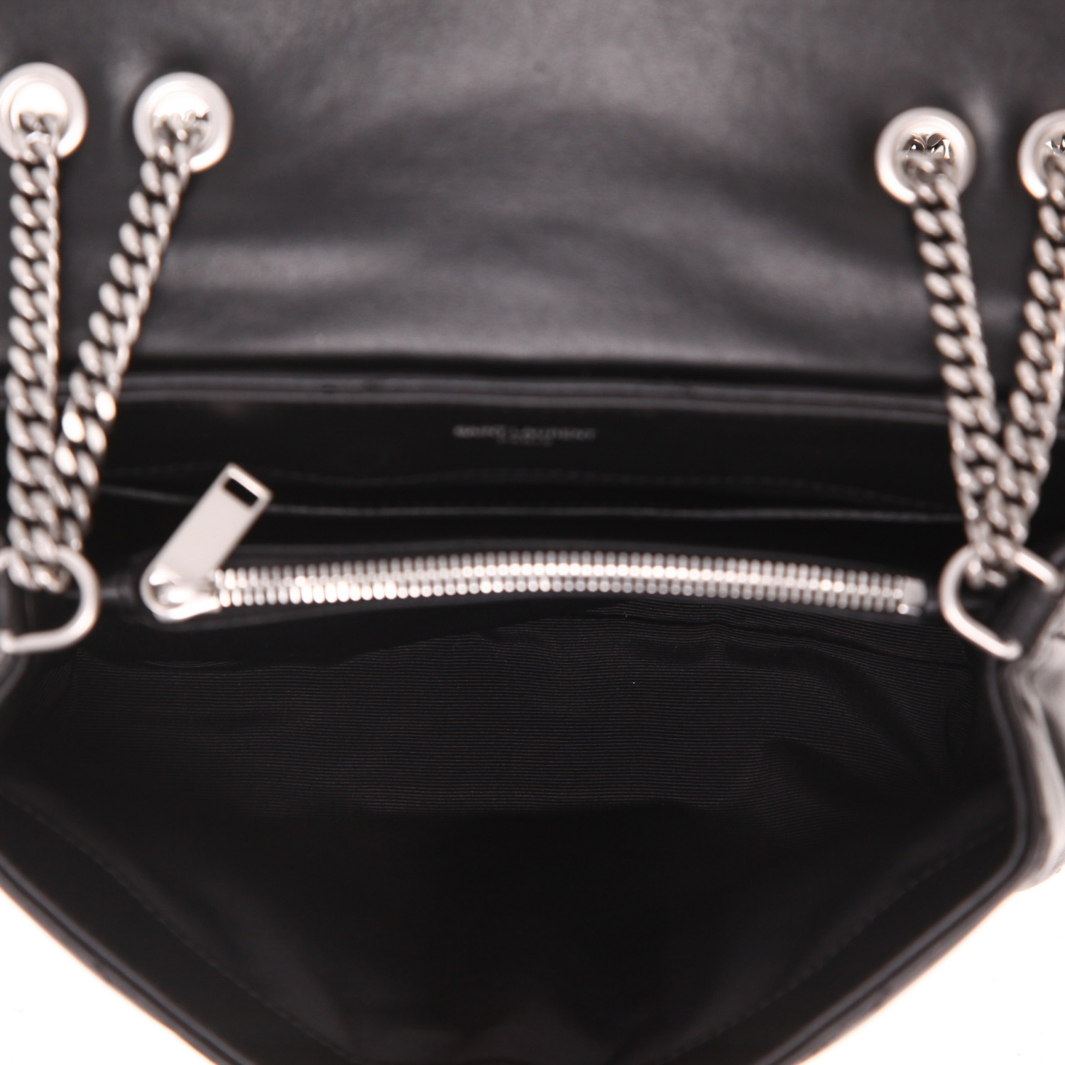 Bolso bandolera Saint Laurent  Loulou modelo pequeño  en cuero acolchado con motivos de espigas negro - Detail D3