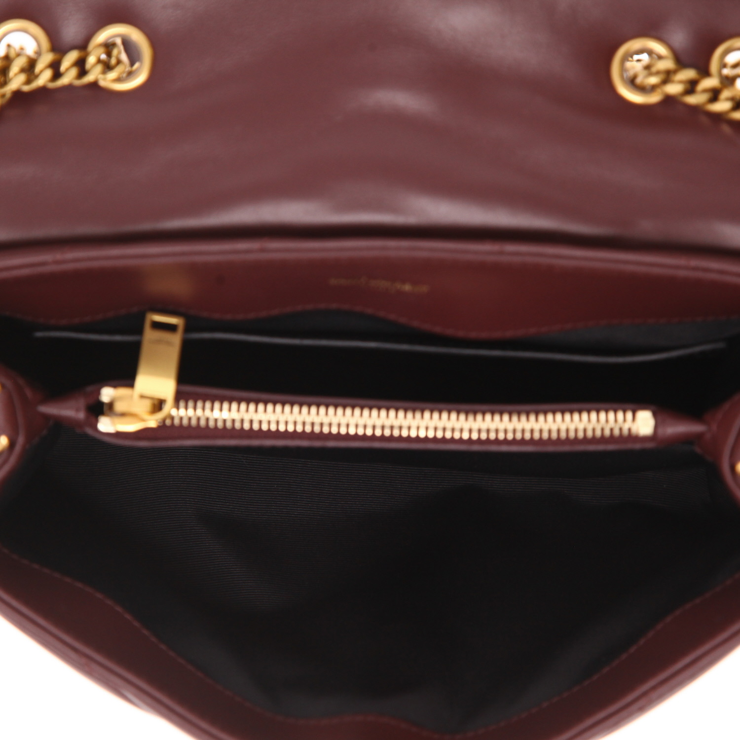 Bolso bandolera Saint Laurent  Loulou modelo pequeño  en cuero acolchado con motivos de espigas color burdeos - Detail D3