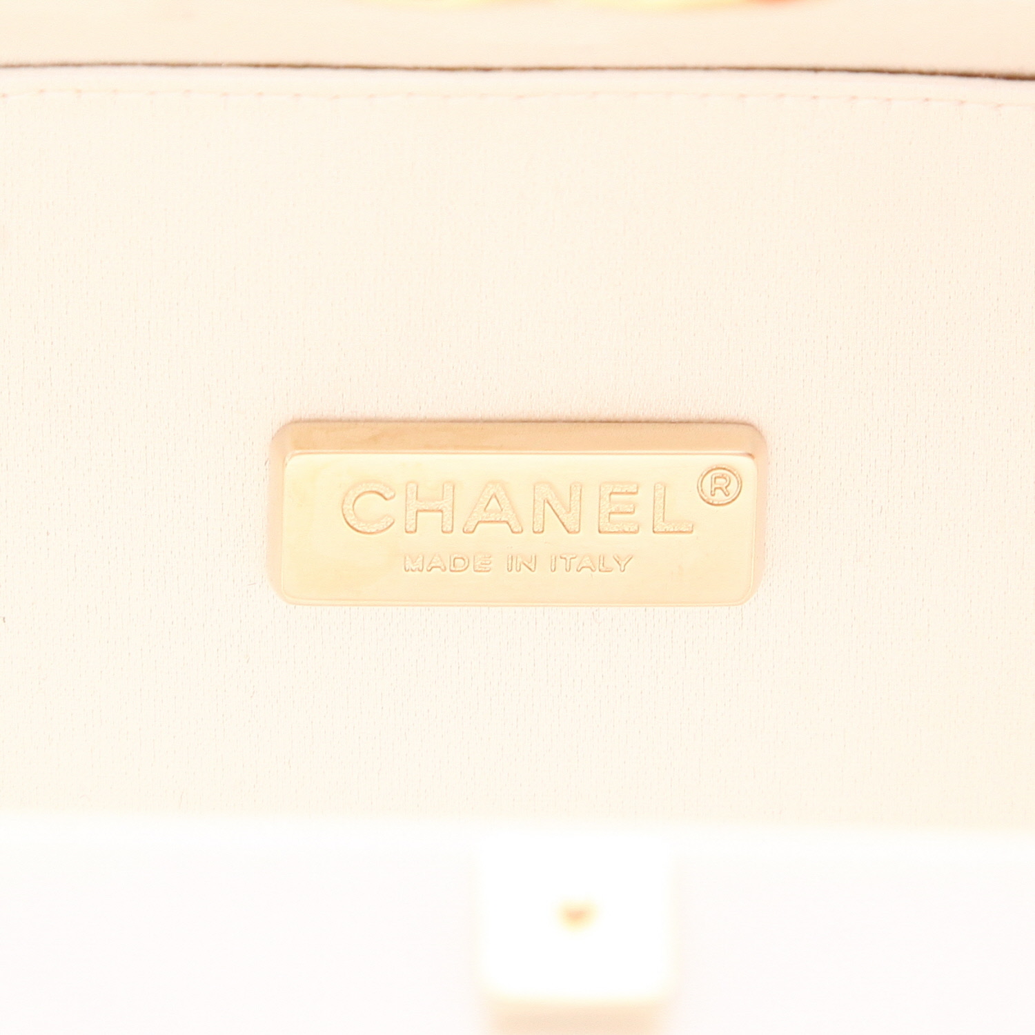 Bolsito de mano Chanel  Editions Limitées en plexiglás blanco - Detail D2