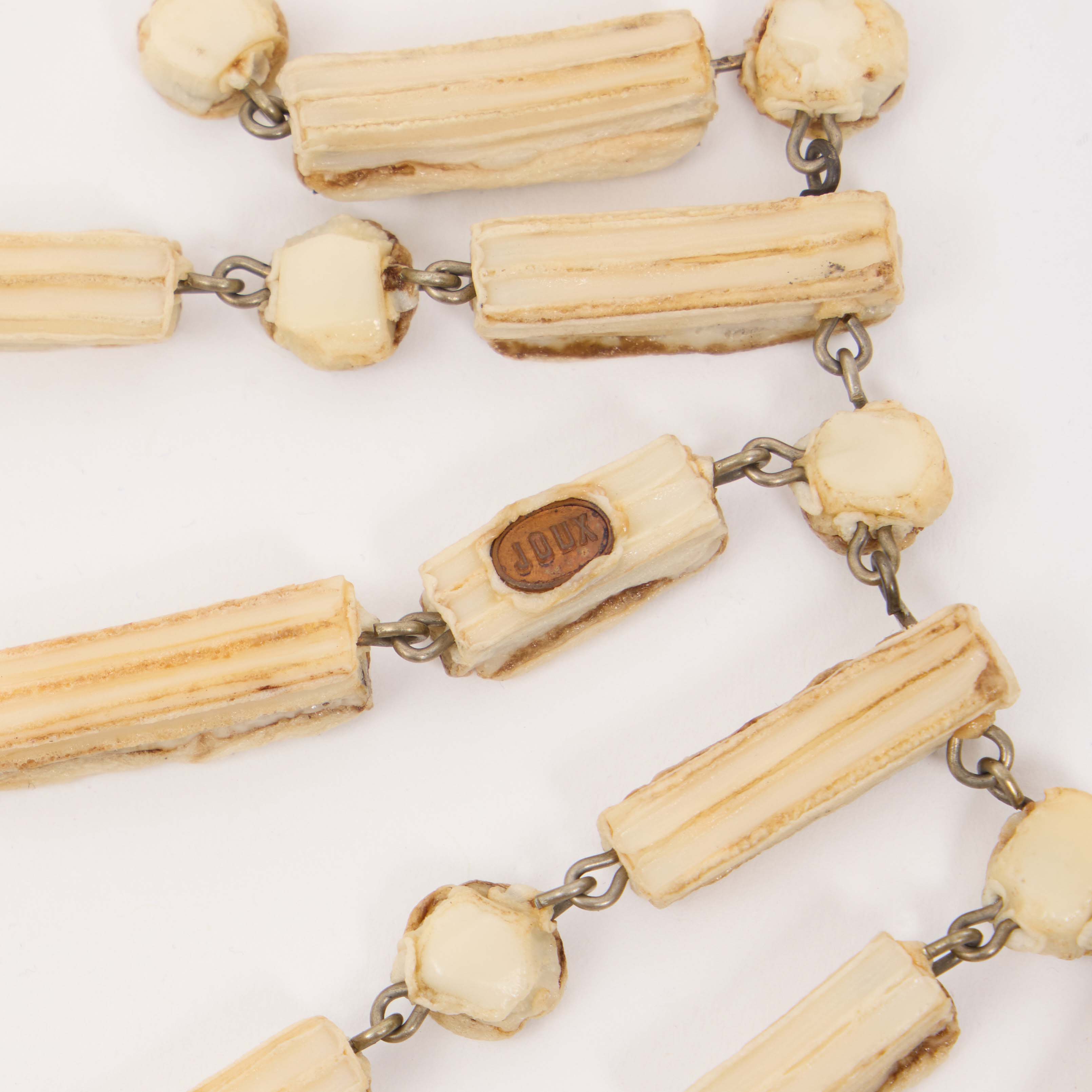 Necklace - circa 1960 - Detail D3