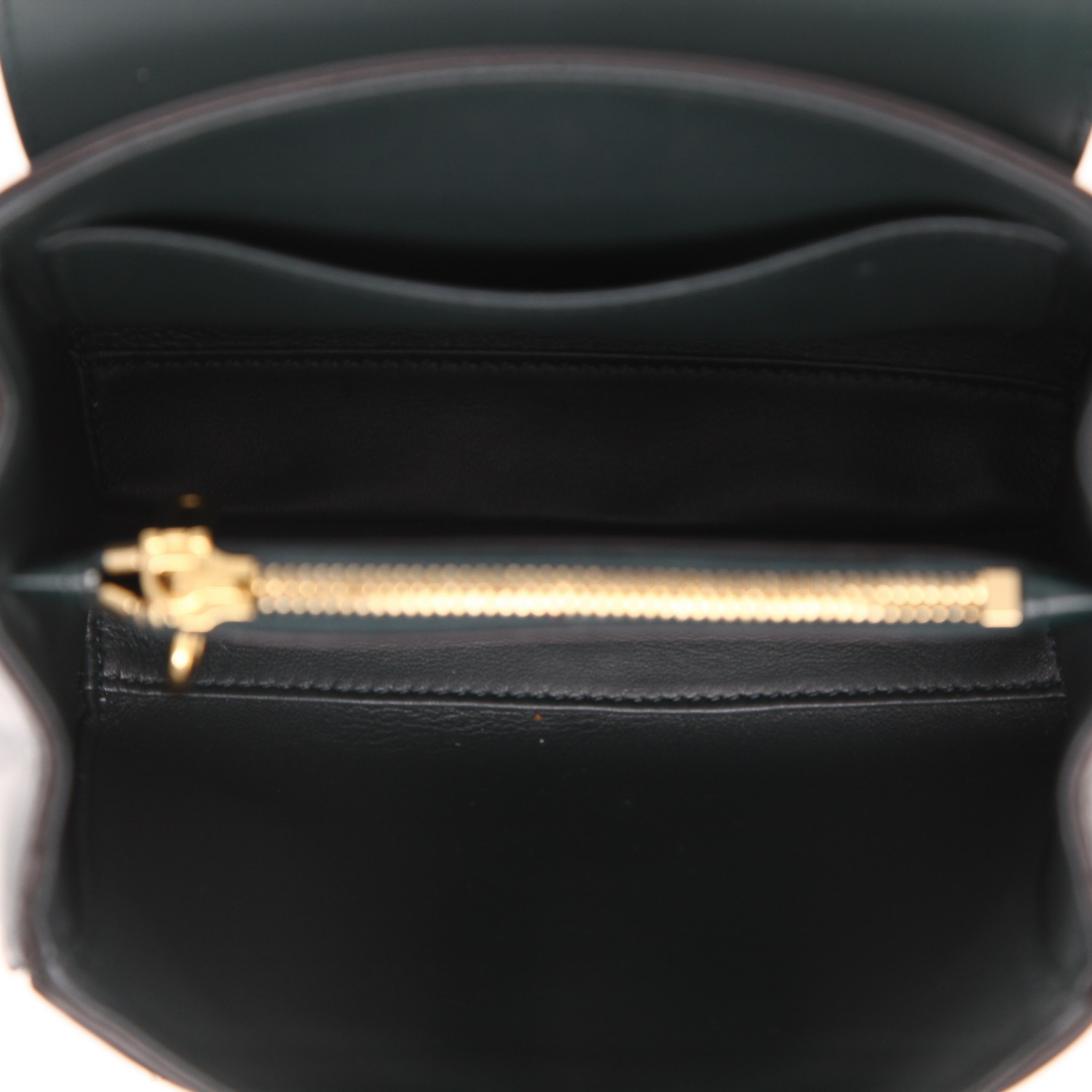 Bolso bandolera Celine  16 mini  en cuero verde - Detail D3