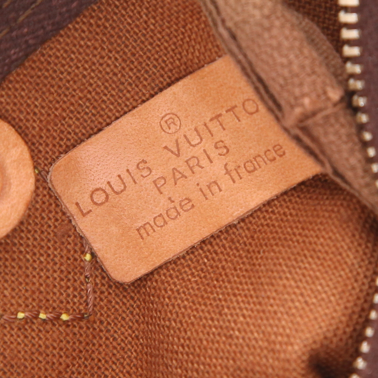 Louis Vuitton  Nano Speedy handbag  in brown monogram canvas  and natural leather - Detail D2