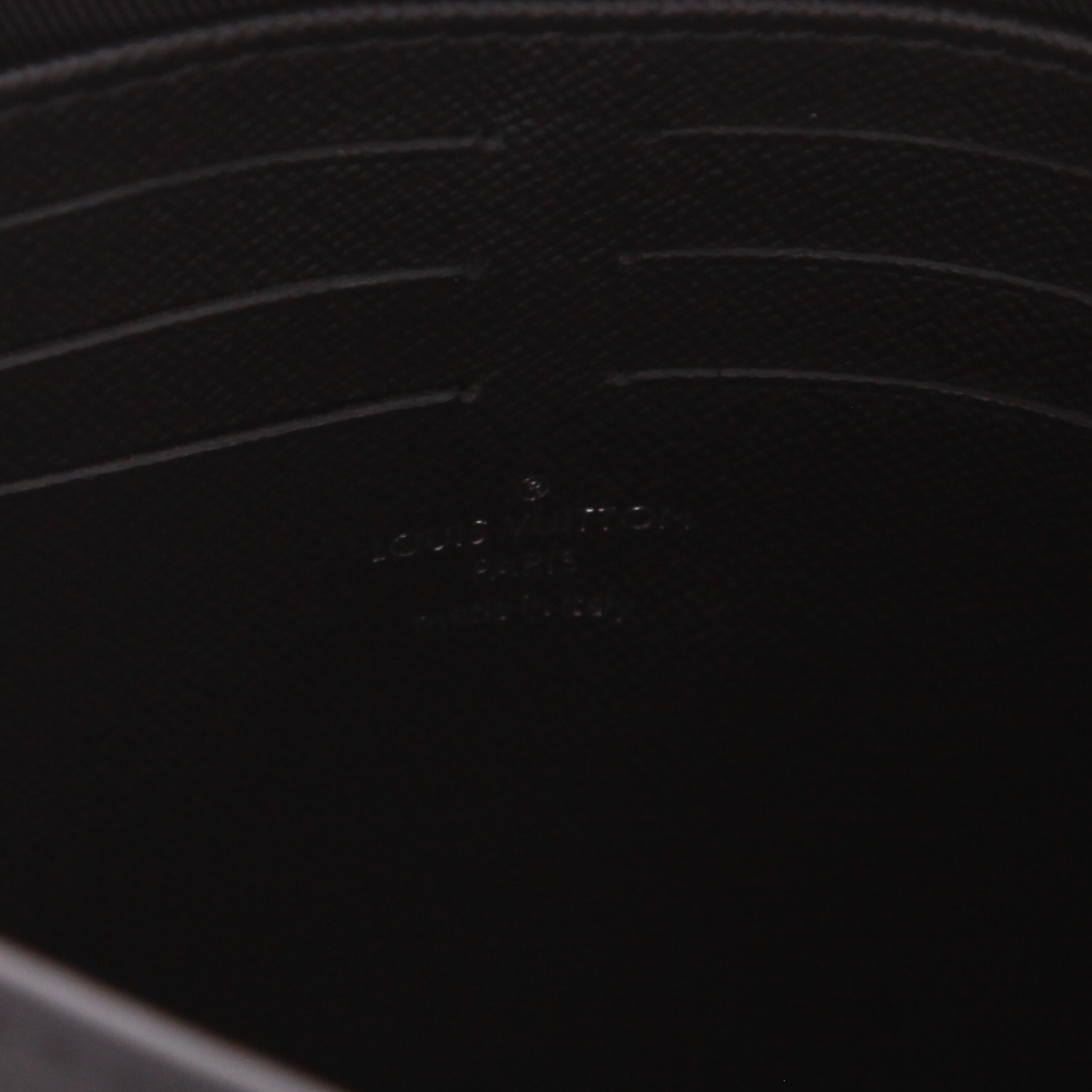 Pochette Louis Vuitton  Pochette 26 en toile monogram gris Graphite et cuir noir - Detail D2