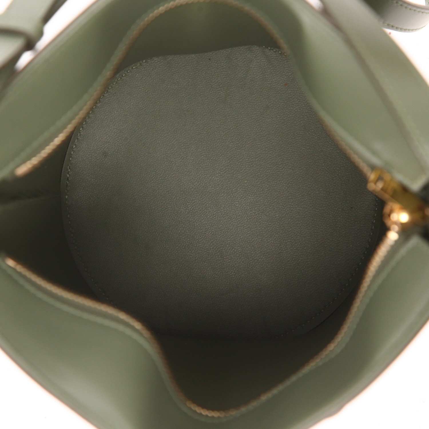 Celine  Crécy shoulder bag  in green leather - Detail D3