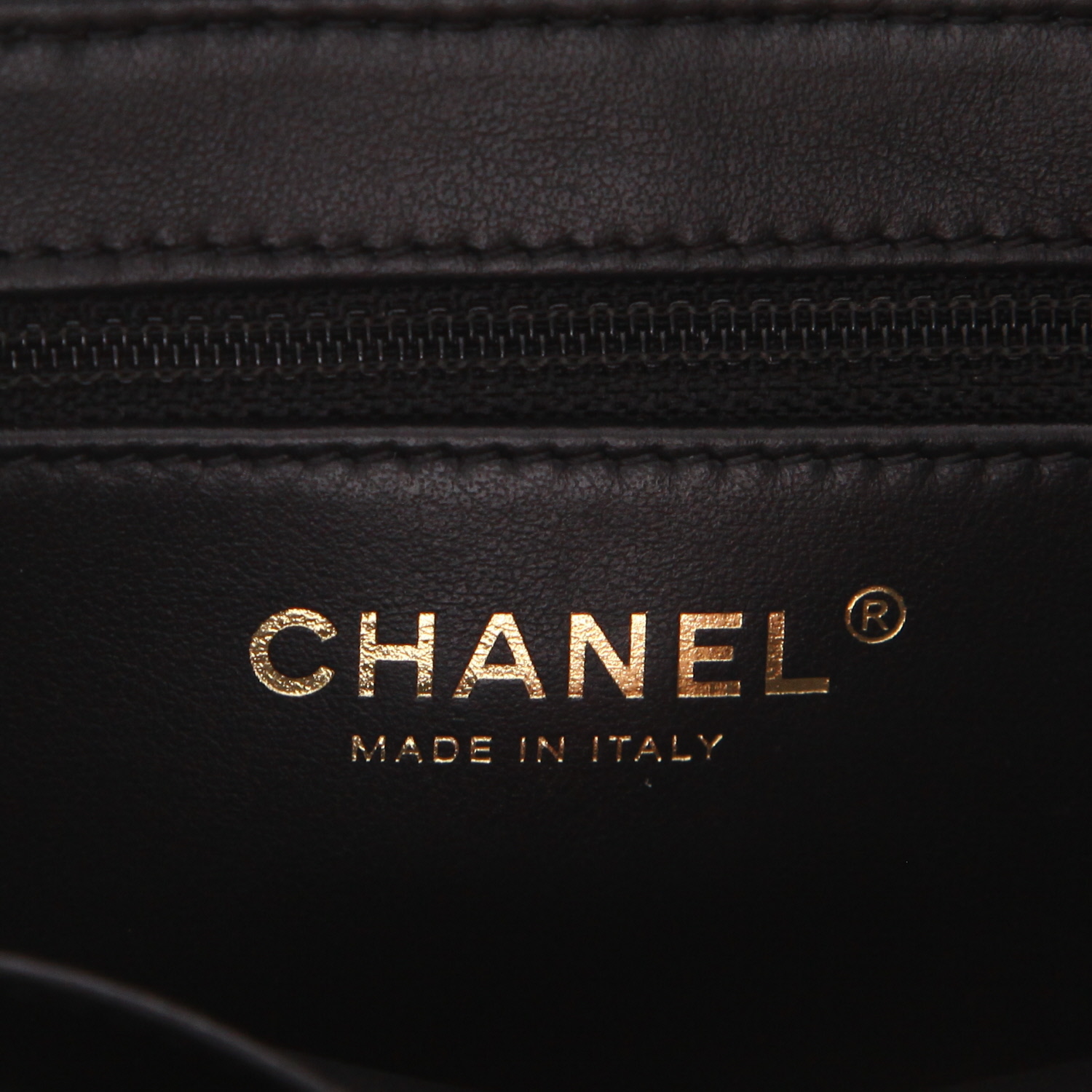 Sac bandoulière Chanel  Mini Shopping en cuir matelassé noir - Detail D2