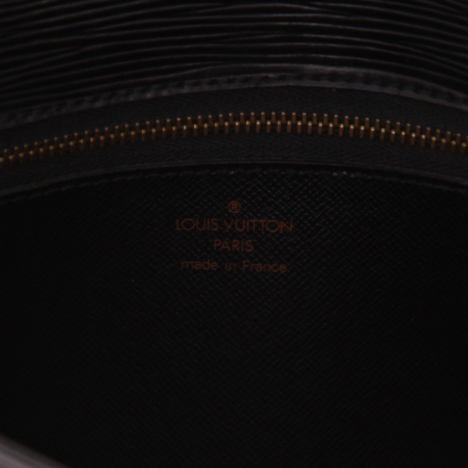 Louis Vuitton Saint Cloud shoulder bag in Noir Épi leather - Detail D2