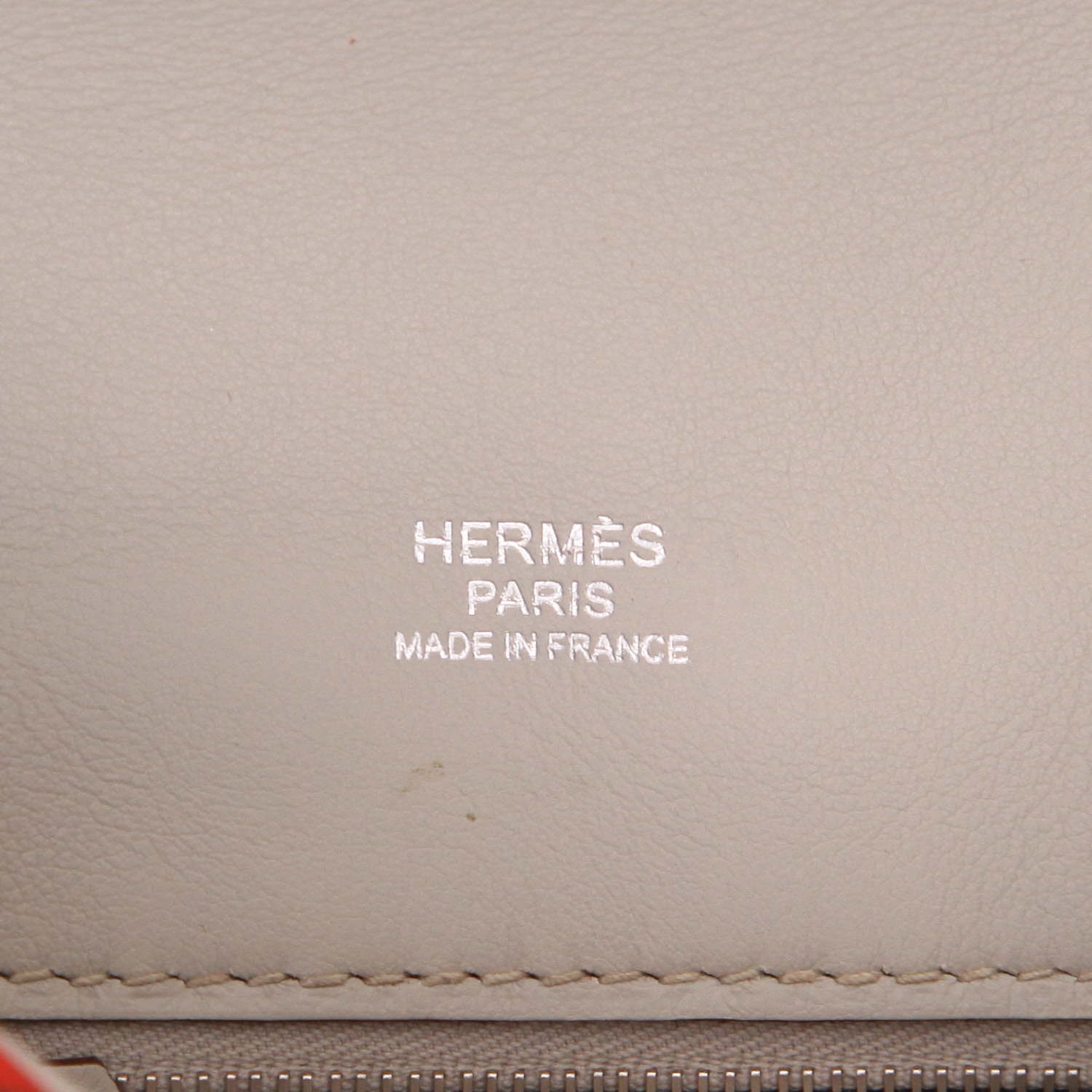 Sac à main Hermès  Berline en cuir Swift rouge et jonc gris - Detail D2