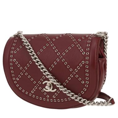 Chanel   shoulder bag  in burgundy leather