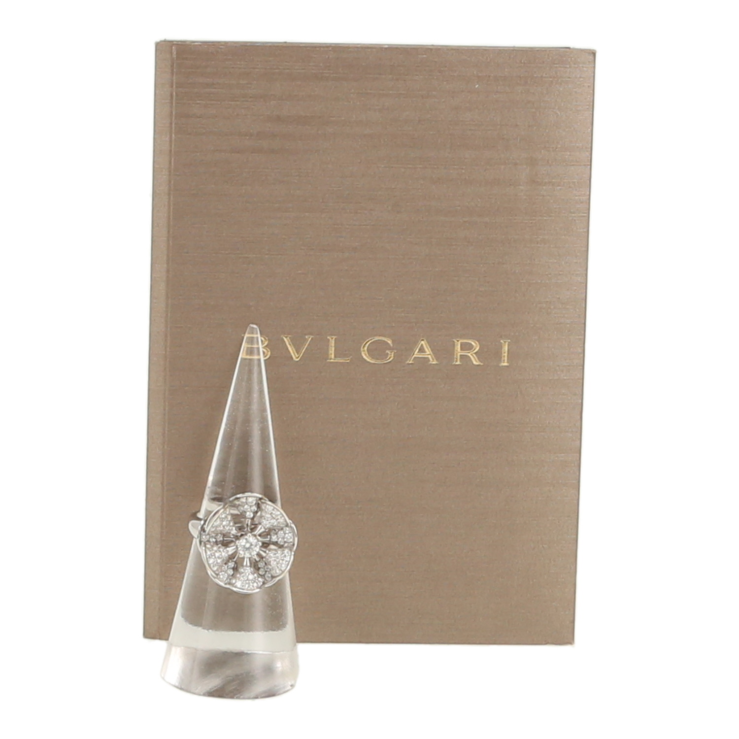 Bulgari Diva's Dream ring in white gold and diamonds - Detail D2