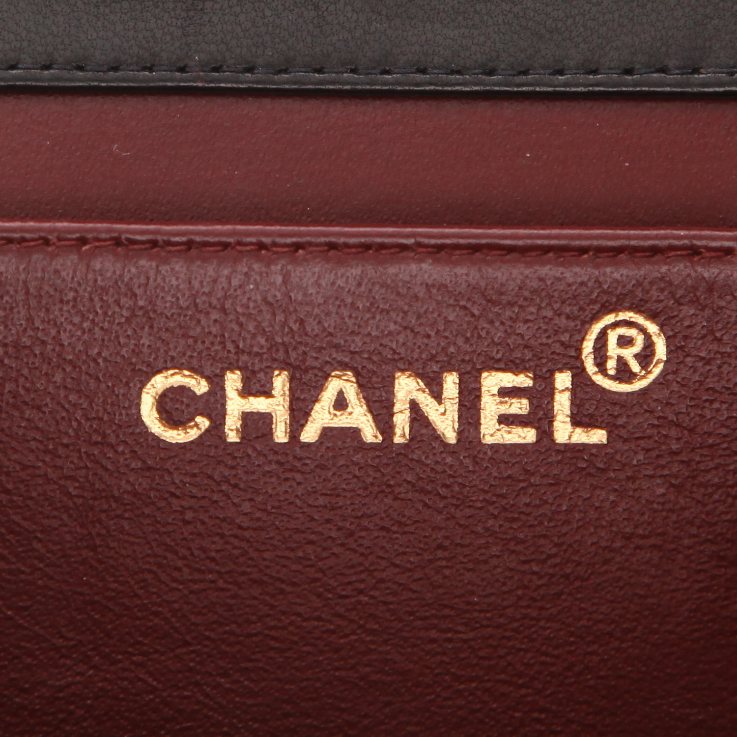 Chanel  Mademoiselle shoulder bag  in black quilted leather - Detail D2