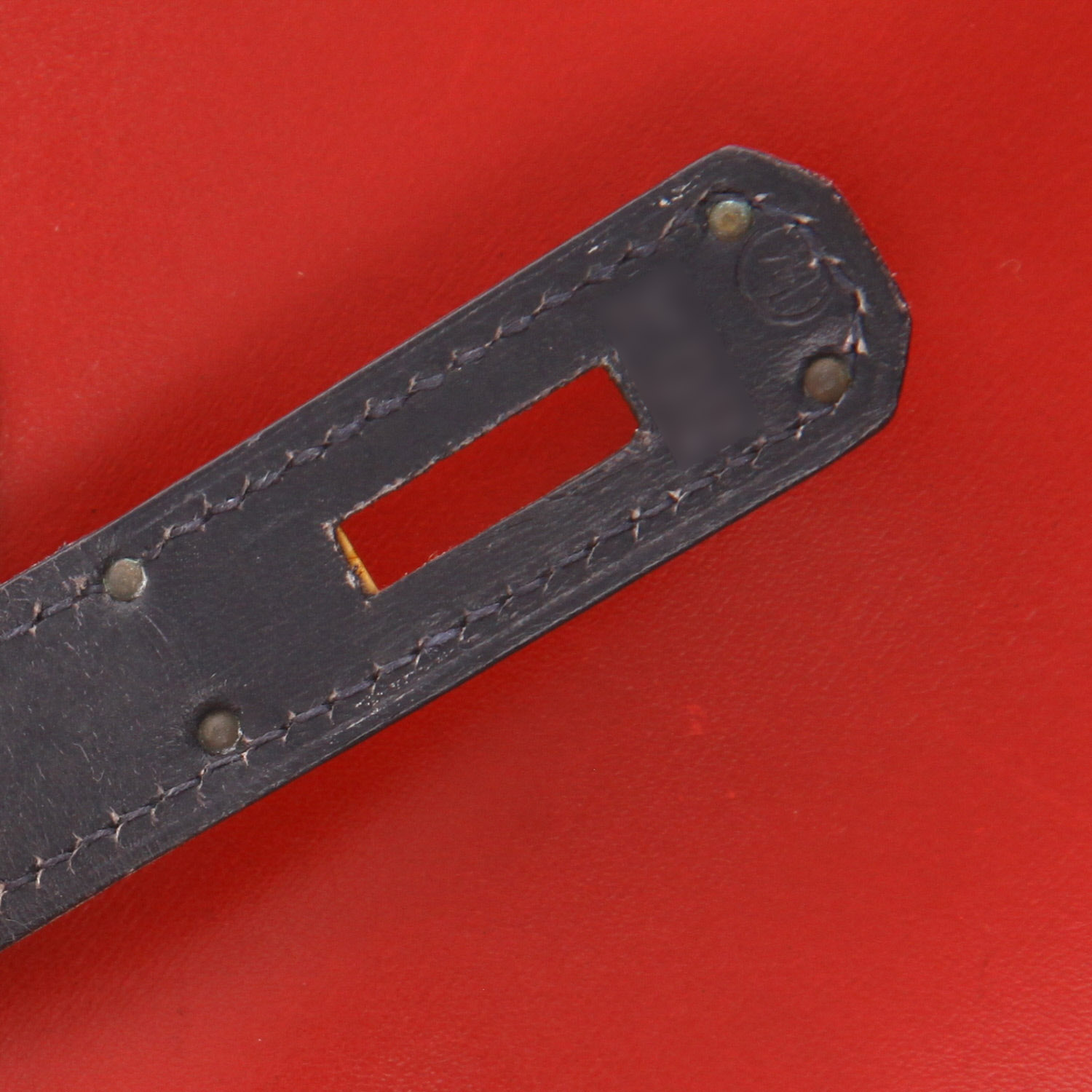 Borsa Hermès  Kelly 28 cm in pelle box rosso Vif e blu indaco - Detail D4