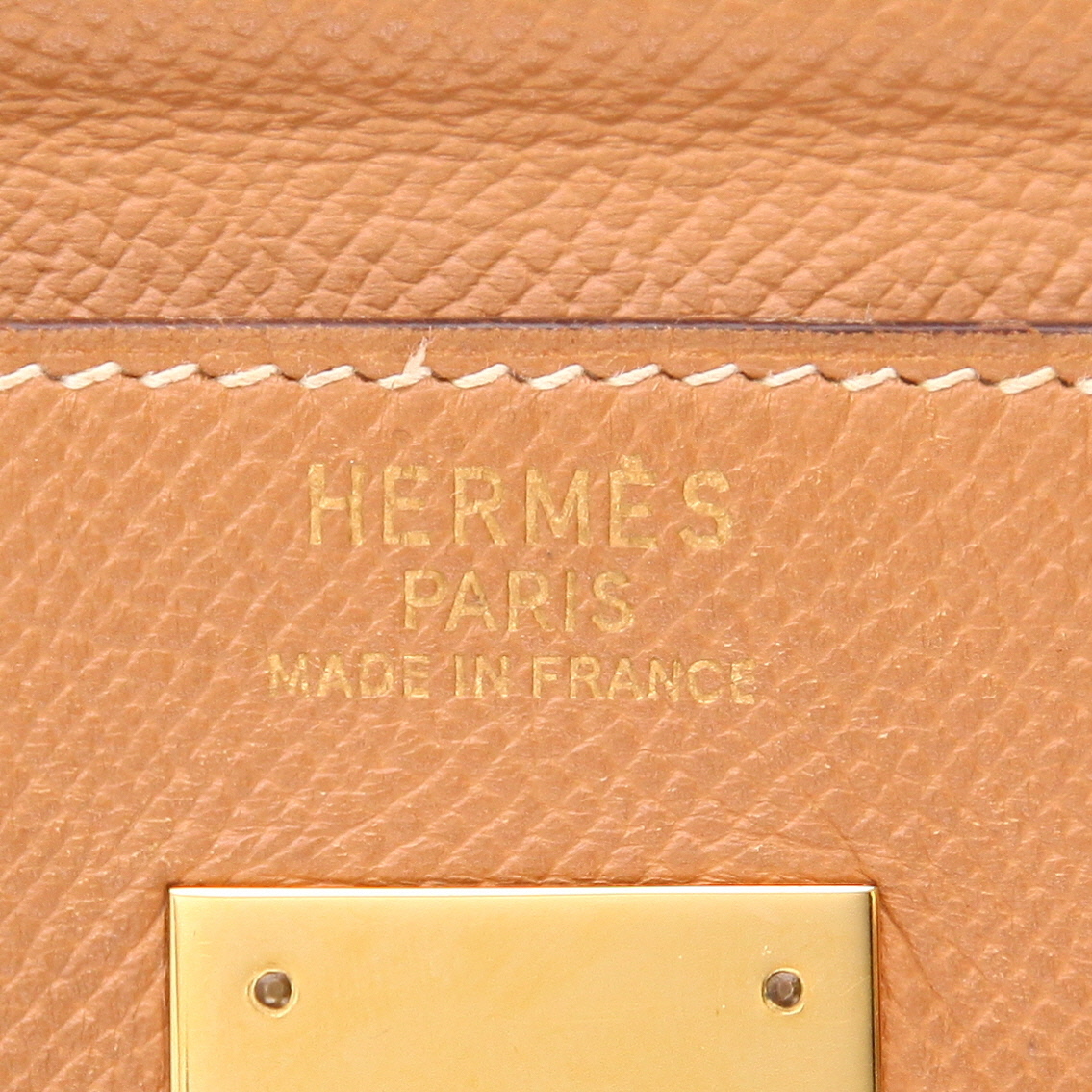 Sac à main Hermès  Kelly 35 cm en cuir Courchevel gold - Detail D2