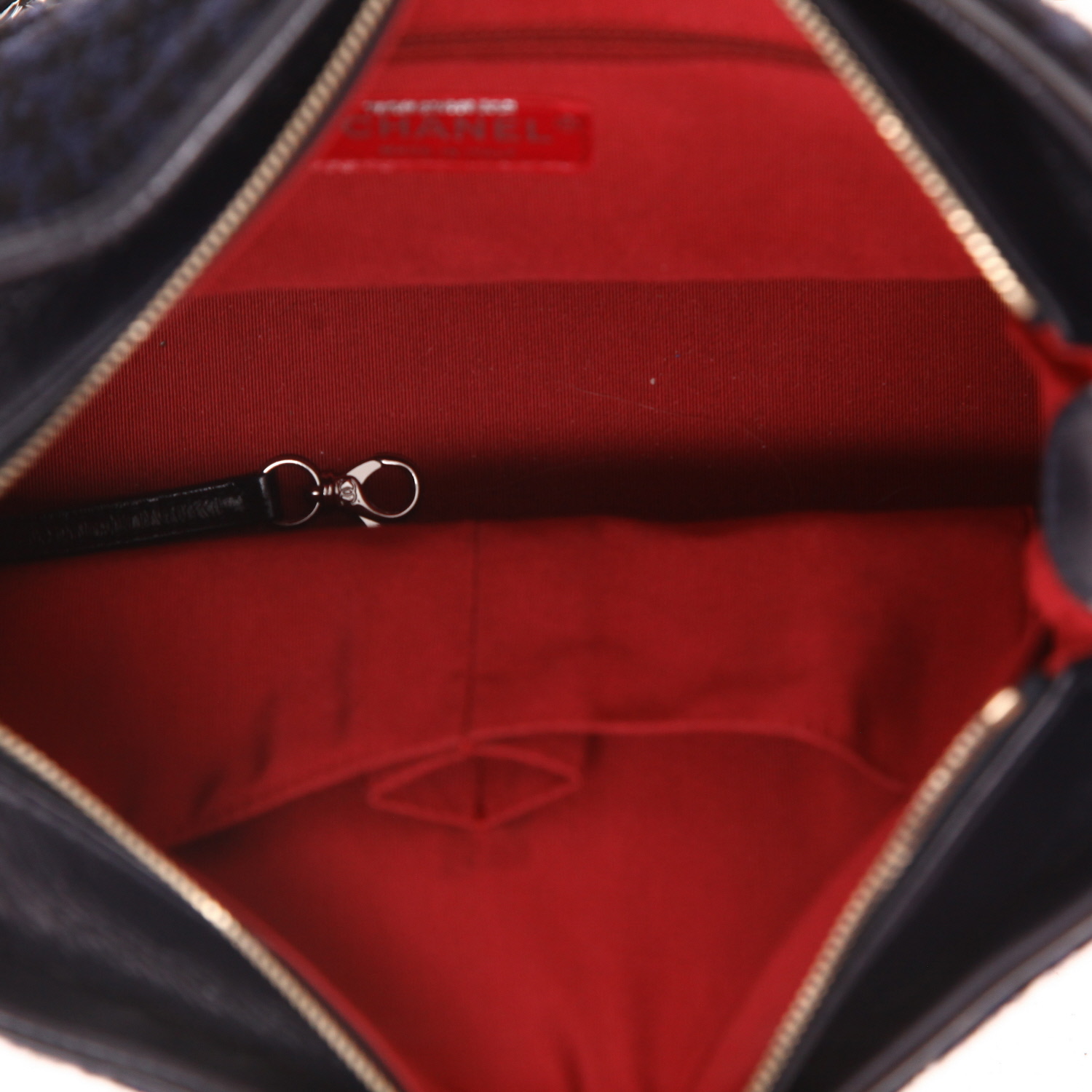 Bolso bandolera Chanel  Gabrielle  modelo mediano  en tejido jersey negro y azul y cuero negro - Detail D3