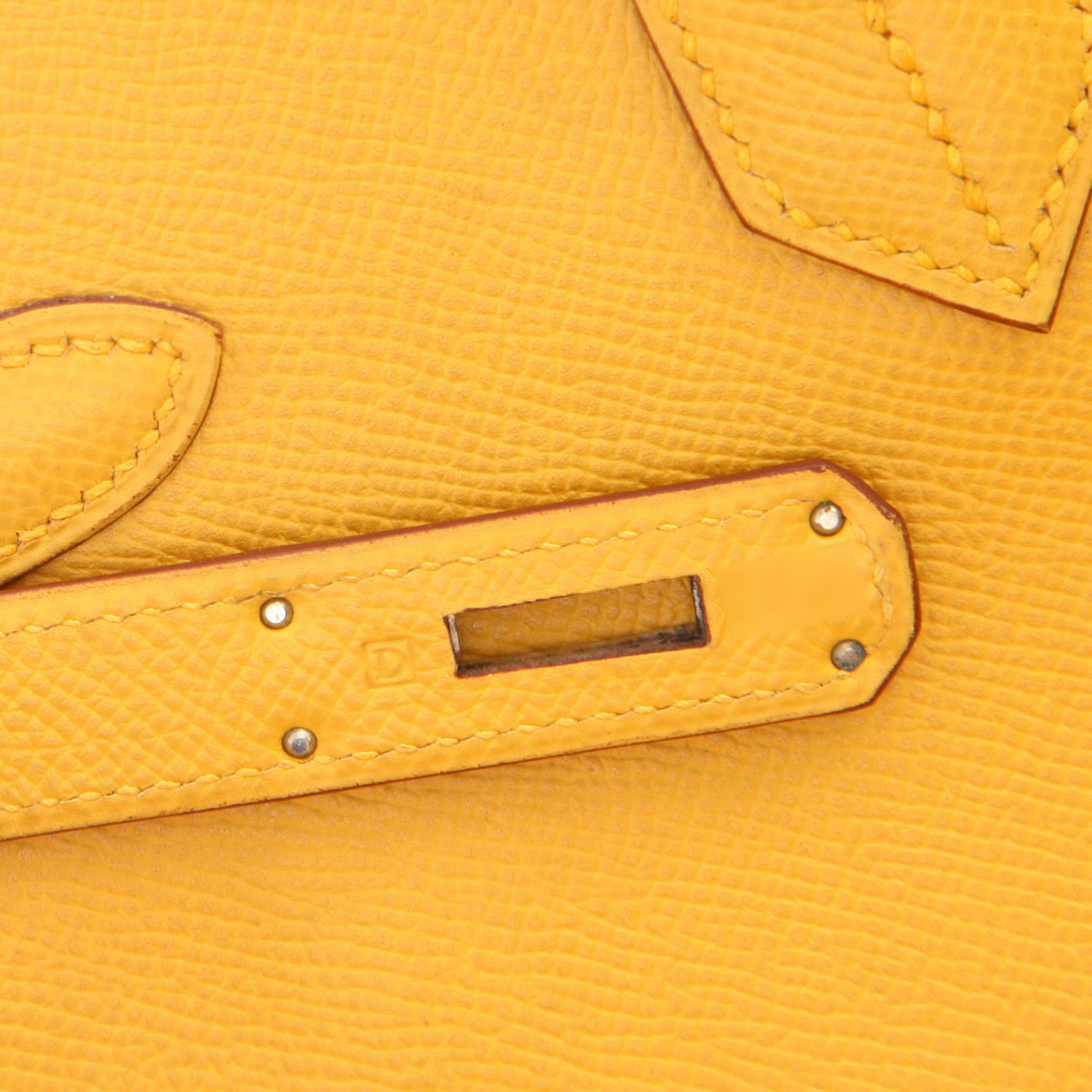 Hermès  Birkin 35 cm handbag  in yellow Courchevel leather - Detail D4