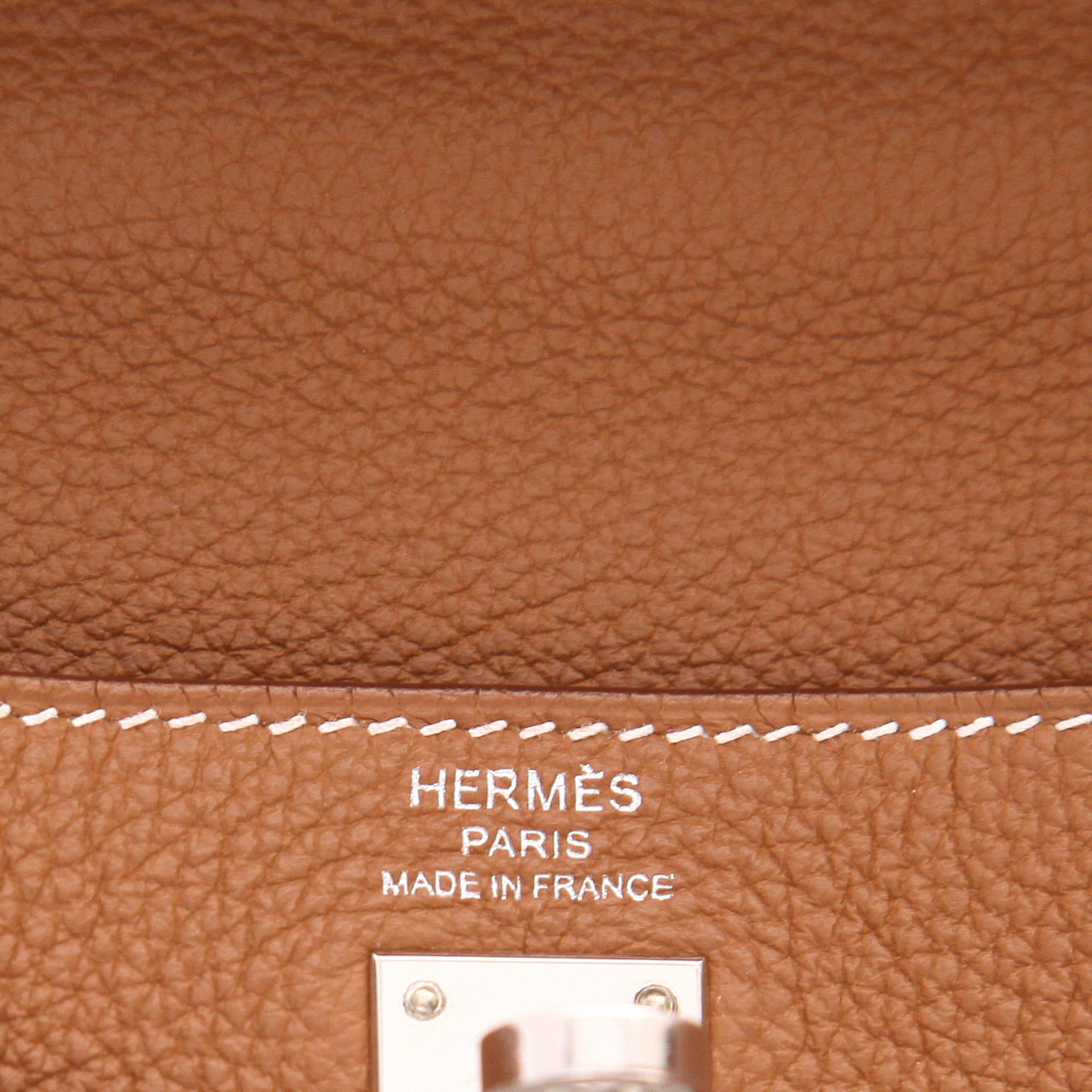 Bolso de mano Hermès  Kelly 25 cm en cuero togo color oro - Detail D2