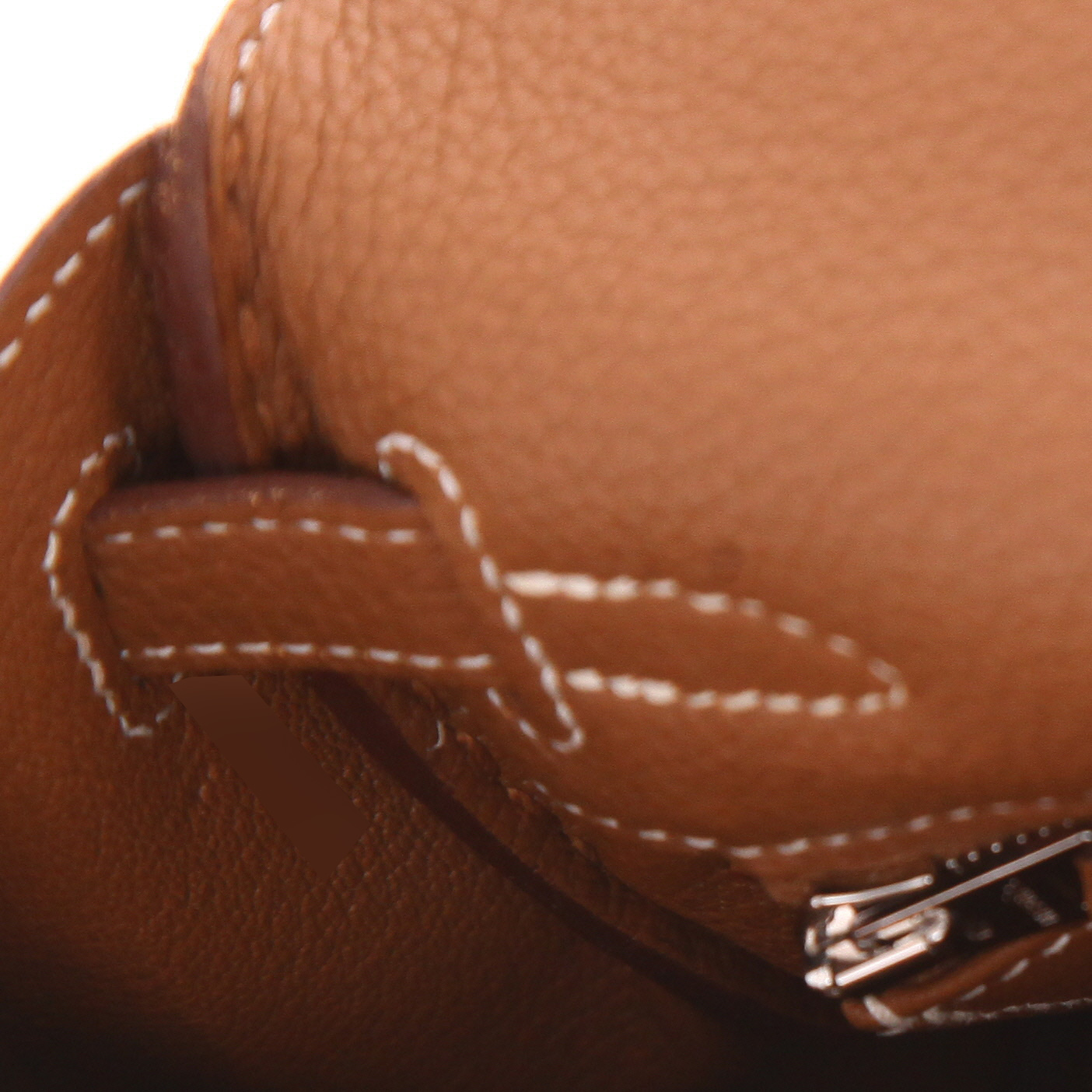 Bolso Hermès Kelly de 25 cm en piel Togo dorada - Detail D4