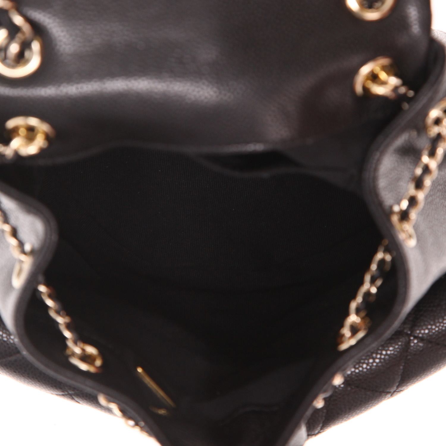 Mochila Chanel   en cuero granulado negro - Detail D3