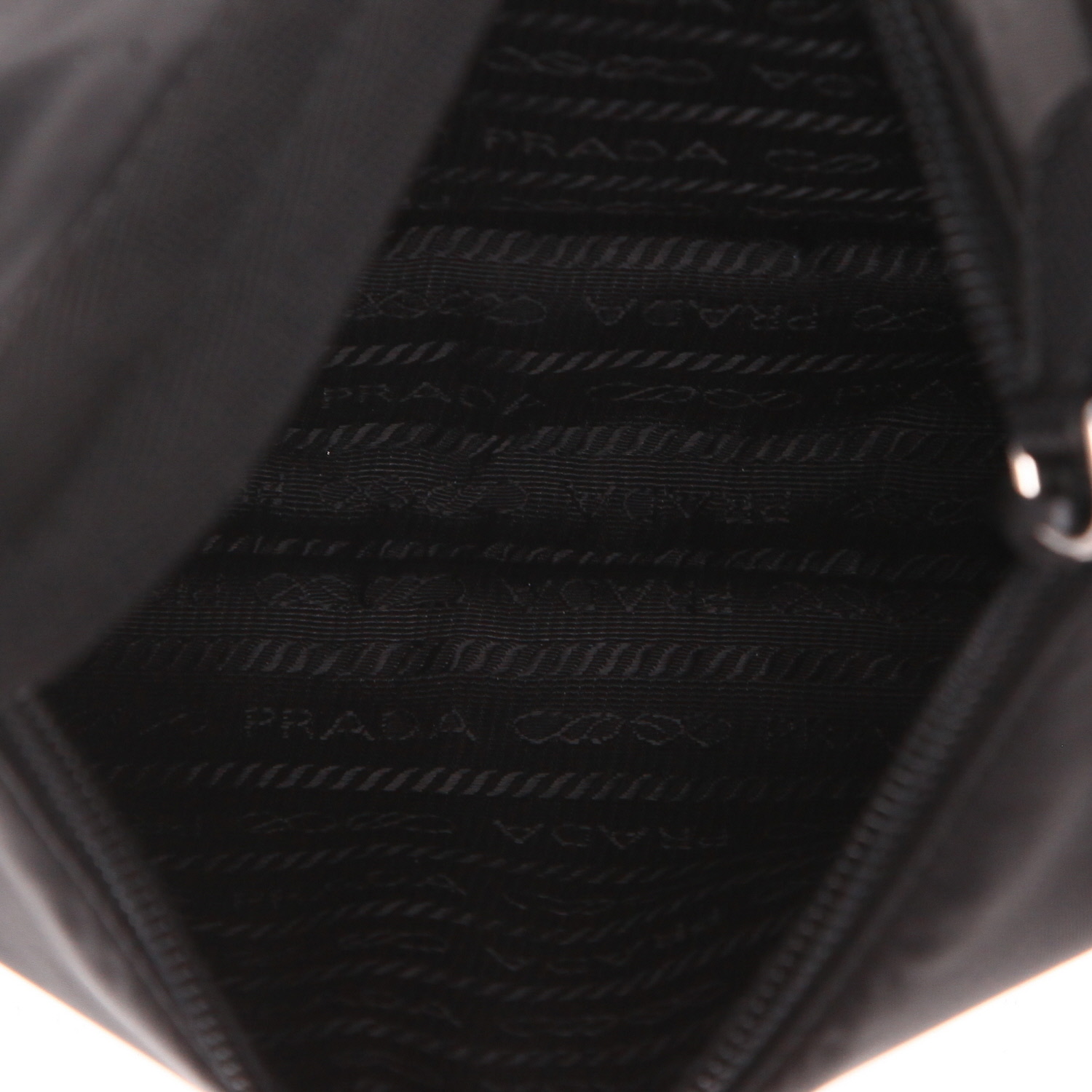 Sac à main Prada  Re-Edition 2000 en toile noire - Detail D3