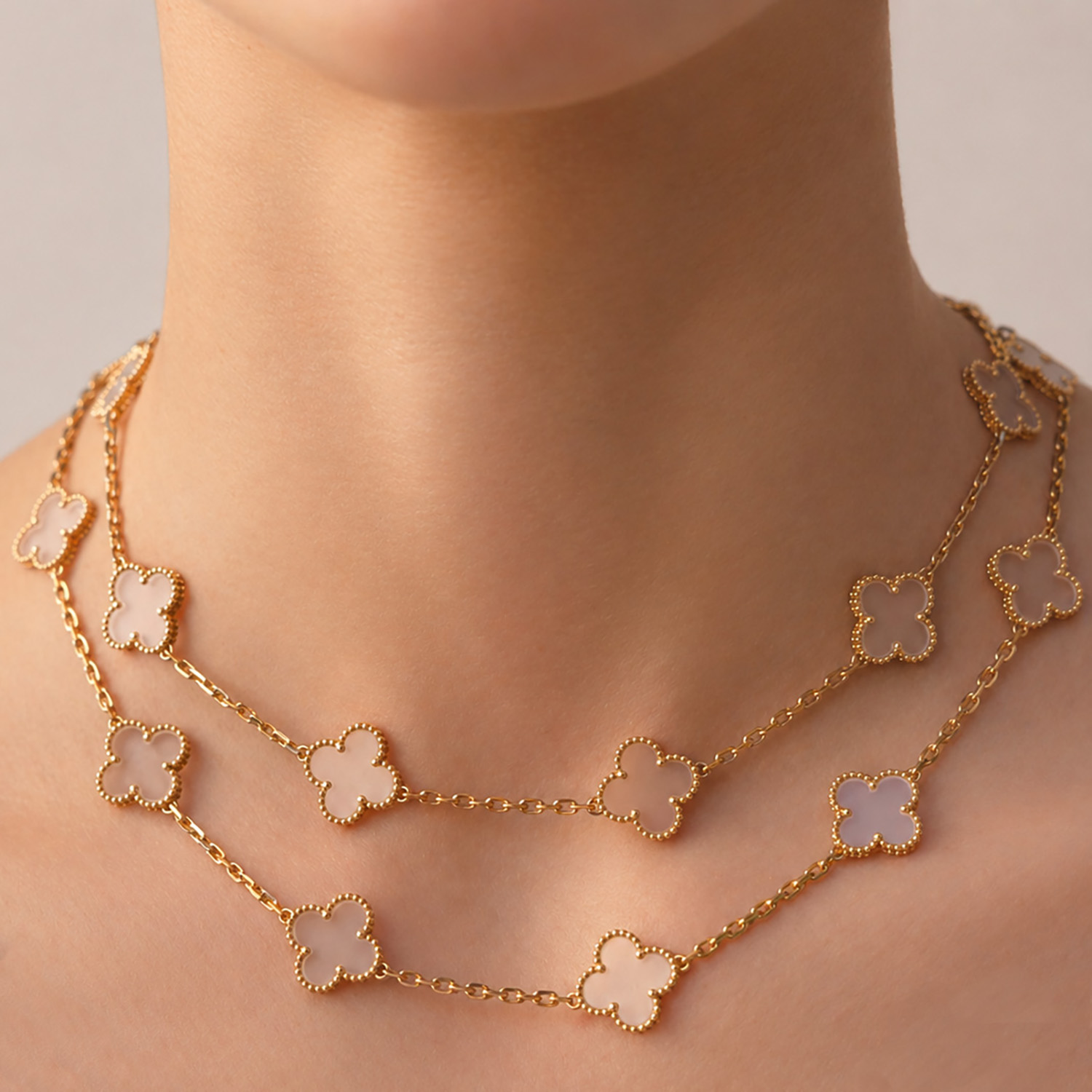Collana lunga Van Cleef & Arpels Vintage Alhambra in oro giallo e cristallo di rocca - Detail D1