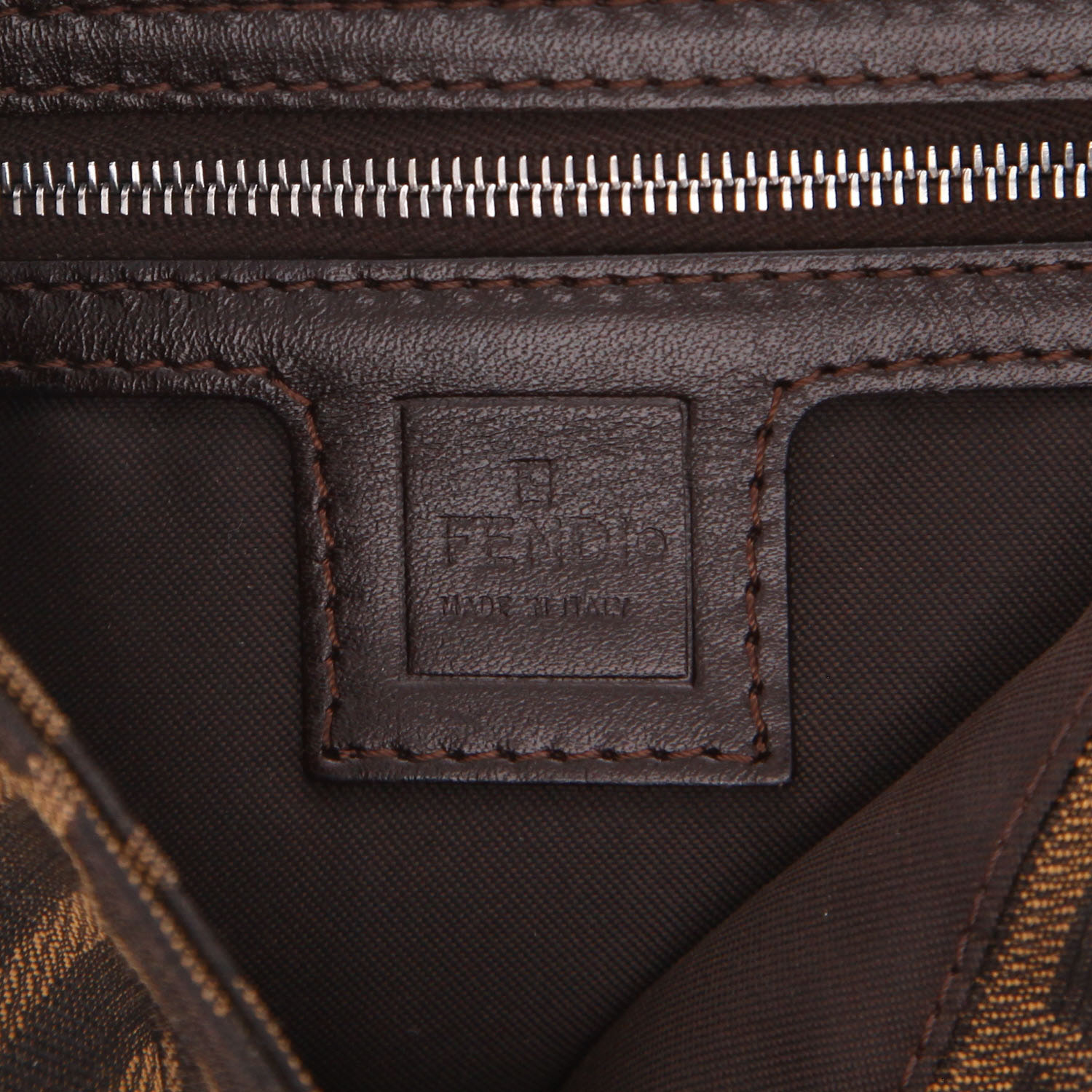 Borsa Fendi  Baguette in tela siglata marrone e pelle marrone - Detail D2