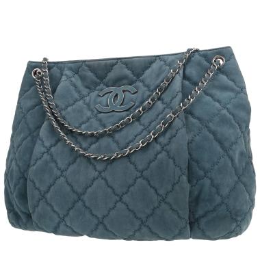 Sac cabas Chanel   grand modèle  en cuir matelassé bleu