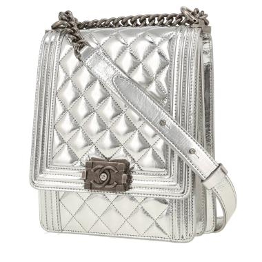 Chanel  Boy shoulder bag  in silver patent quilted leather