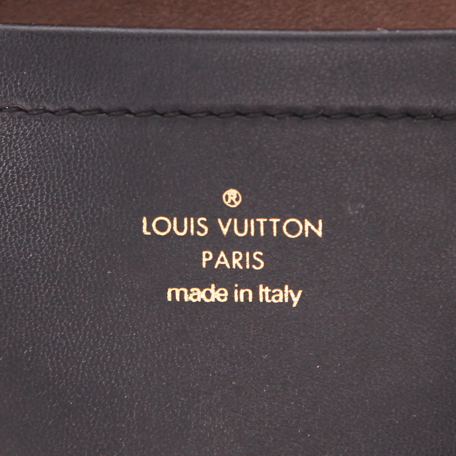 Sac bandoulière Louis Vuitton  Coussin en cuir monogram empreinte noir - Detail D2