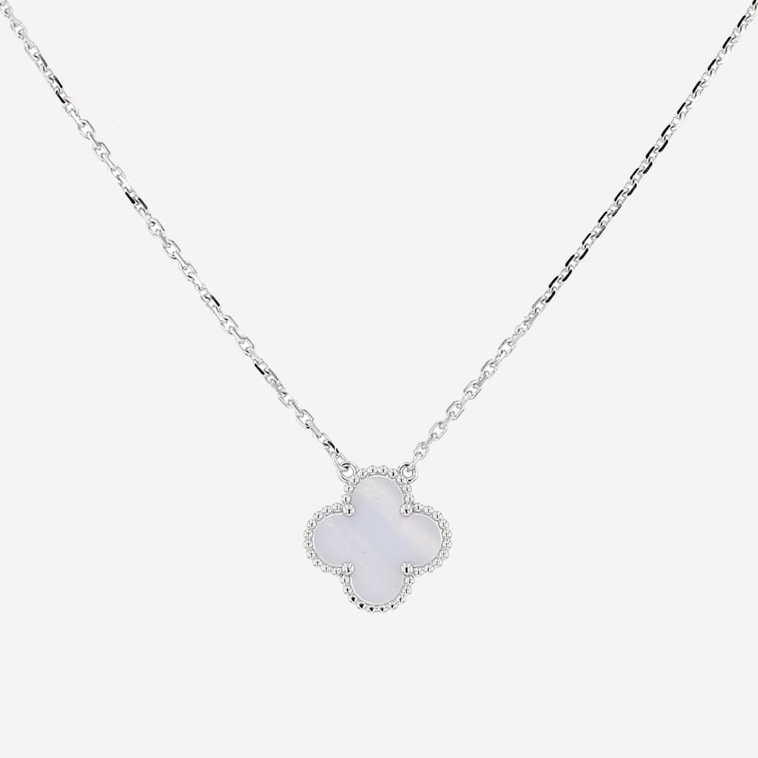 Collar Van Cleef & Arpels Vintage Alhambra de oro blanco y calcedonia