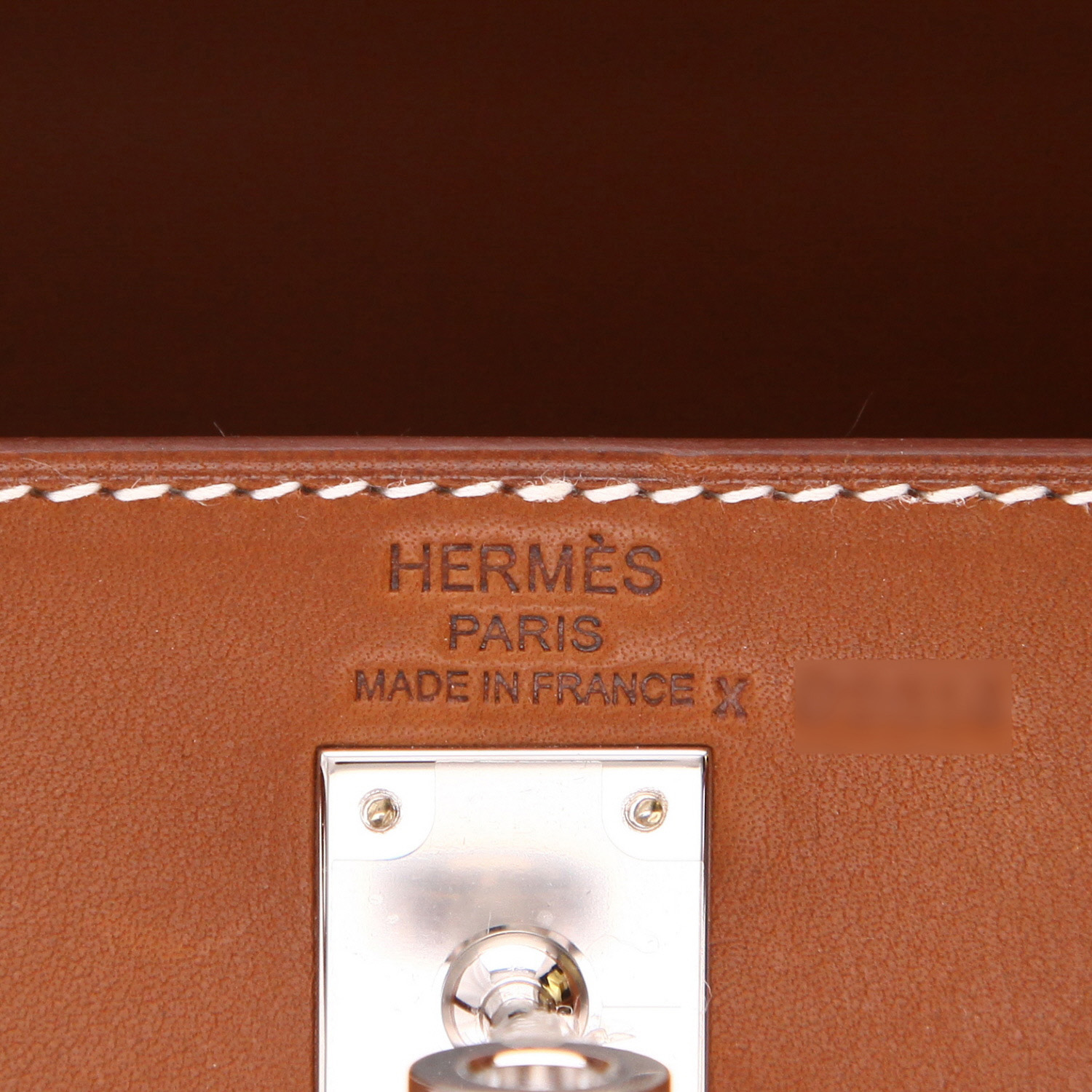 Sac à main Hermès  Kelly 25 cm en cuir Barénia fauve - Detail D2