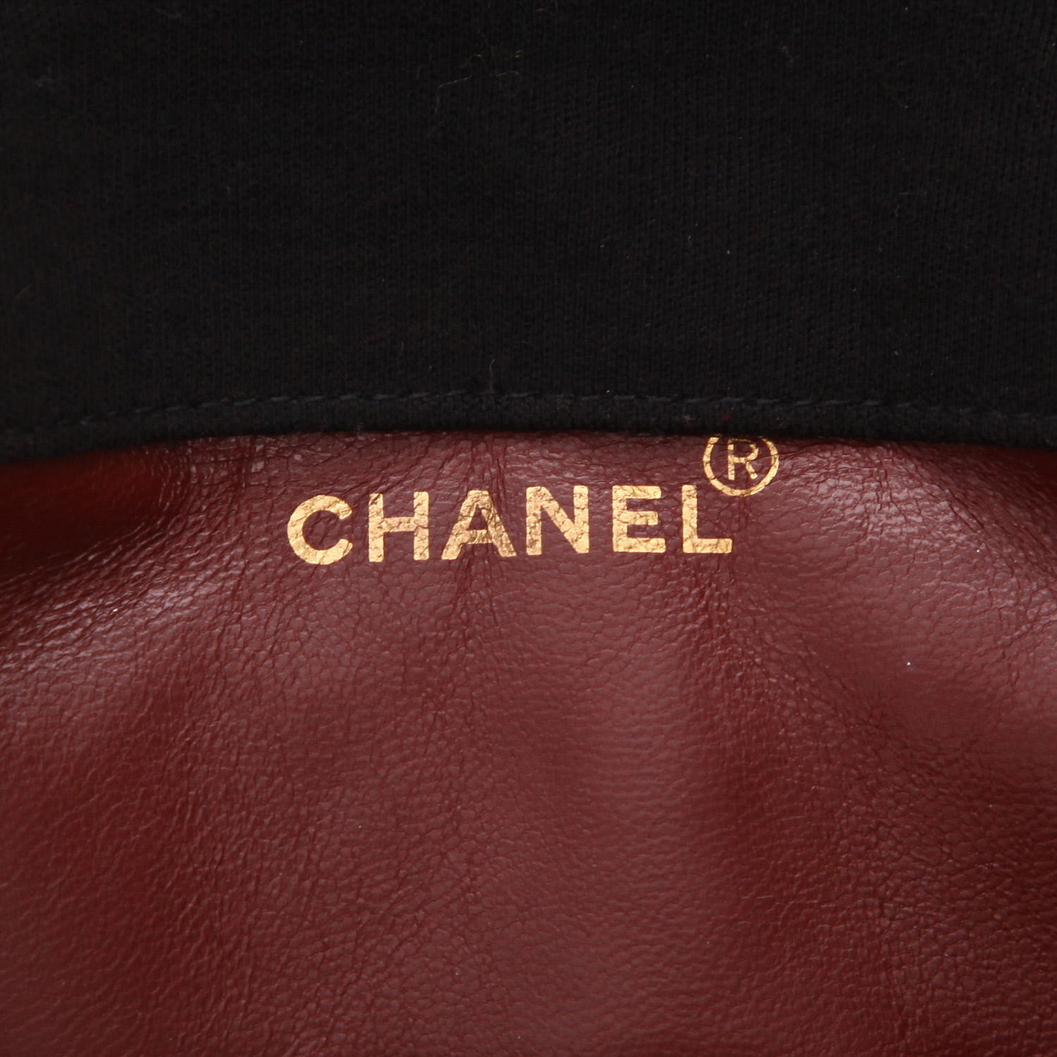 Sac à main Chanel  Timeless Classic en toile et cuir noir - Detail D2