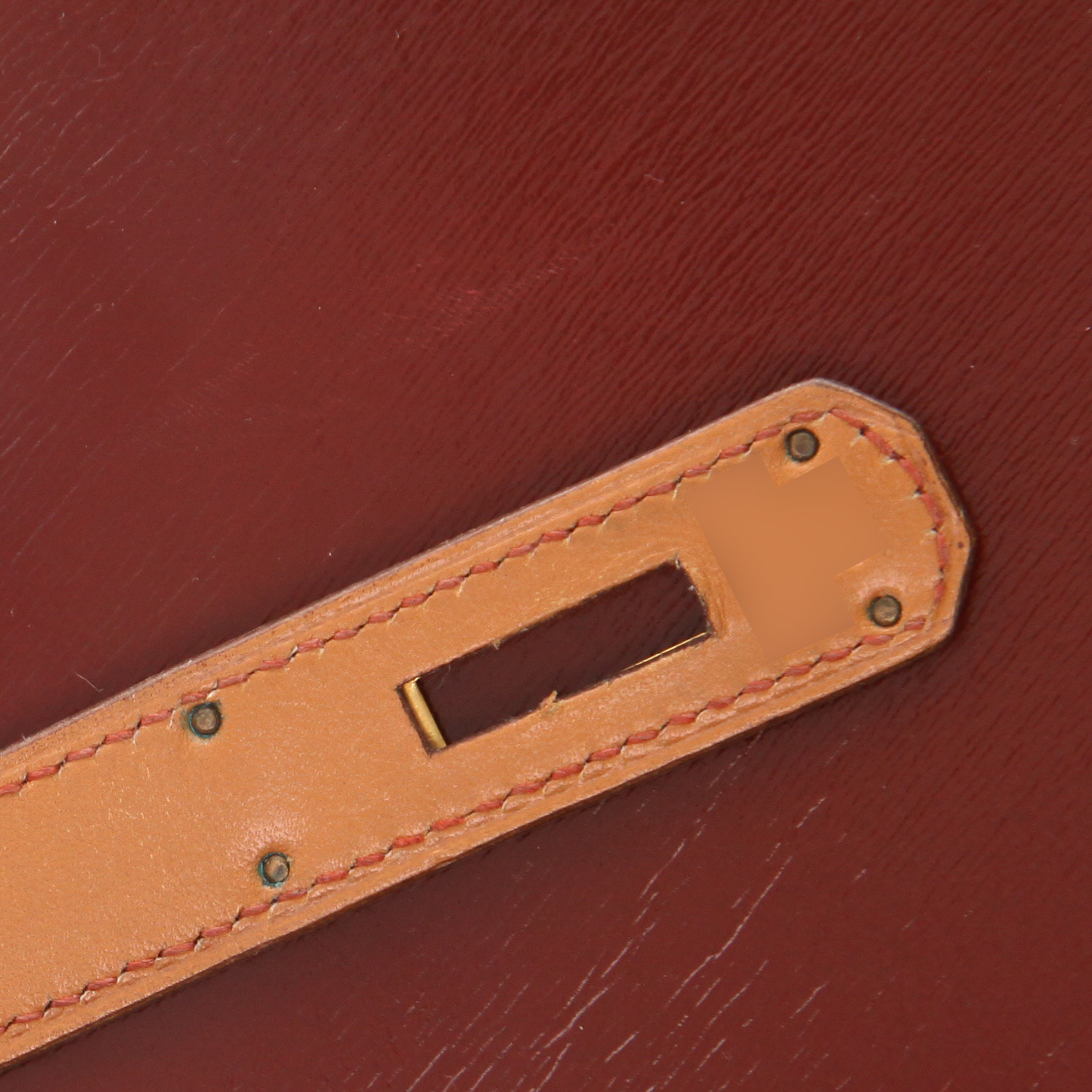Sac à main Hermès  Kelly 32 cm en cuir box rouge bordeaux et gold - Detail D4
