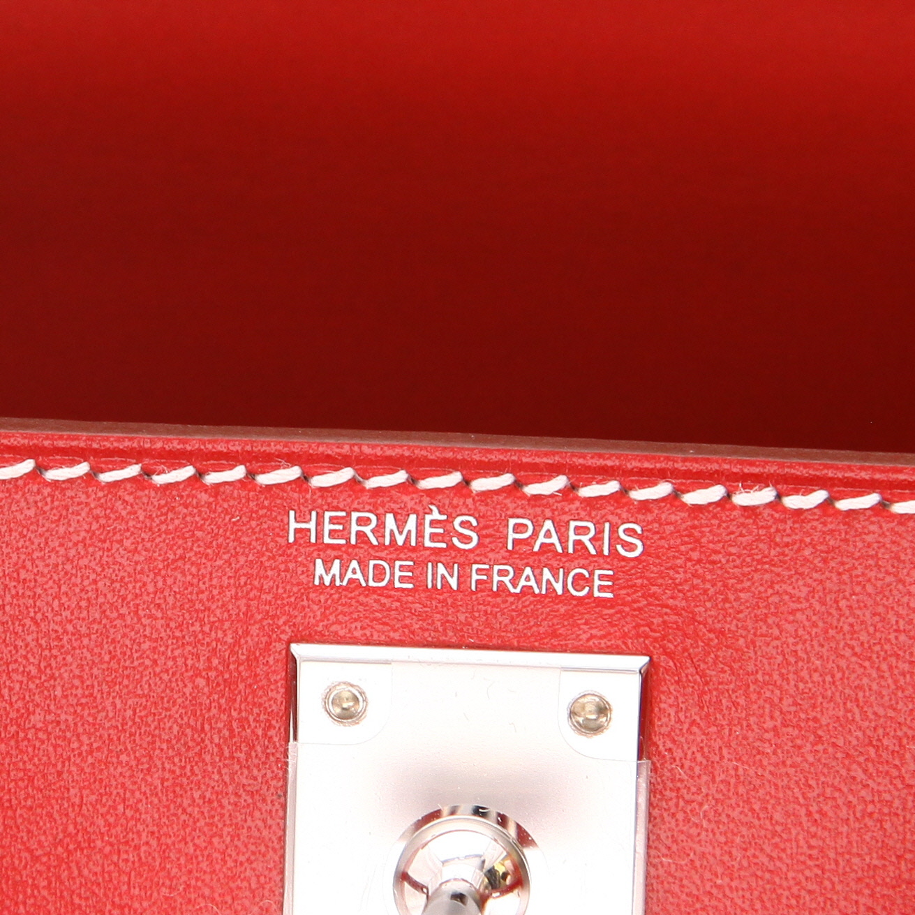 Bolso de mano Hermès  Kelly 20 cm en cuero box rojo Piment - Detail D2