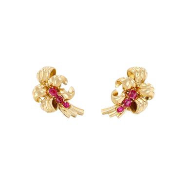Vintage earrings for non pierced ears in yellow gold and synthetic rubies