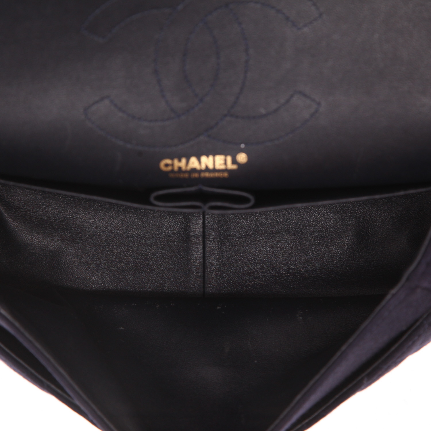 Bolso de mano Chanel  2.55 modelo grande  en lona acolchada azul marino - Detail D3
