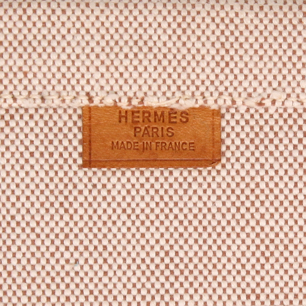 Sac cabas Hermès  Kaba en toile beige et cuir naturel - Detail D2