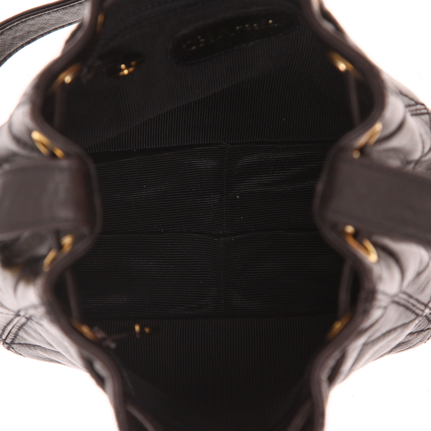 Sac bandoulière Chanel   en cuir matelassé noir - Detail D3