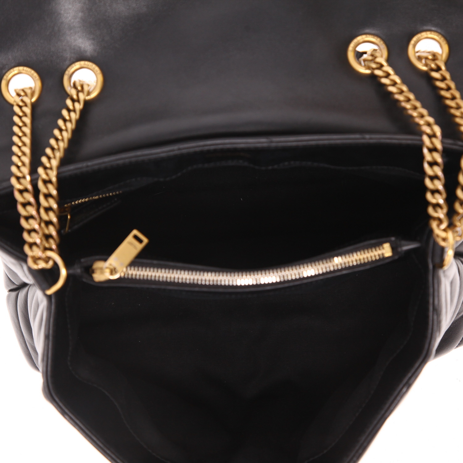 Saint Laurent  Loulou medium model  shoulder bag  in black chevron quilted leather - Detail D3