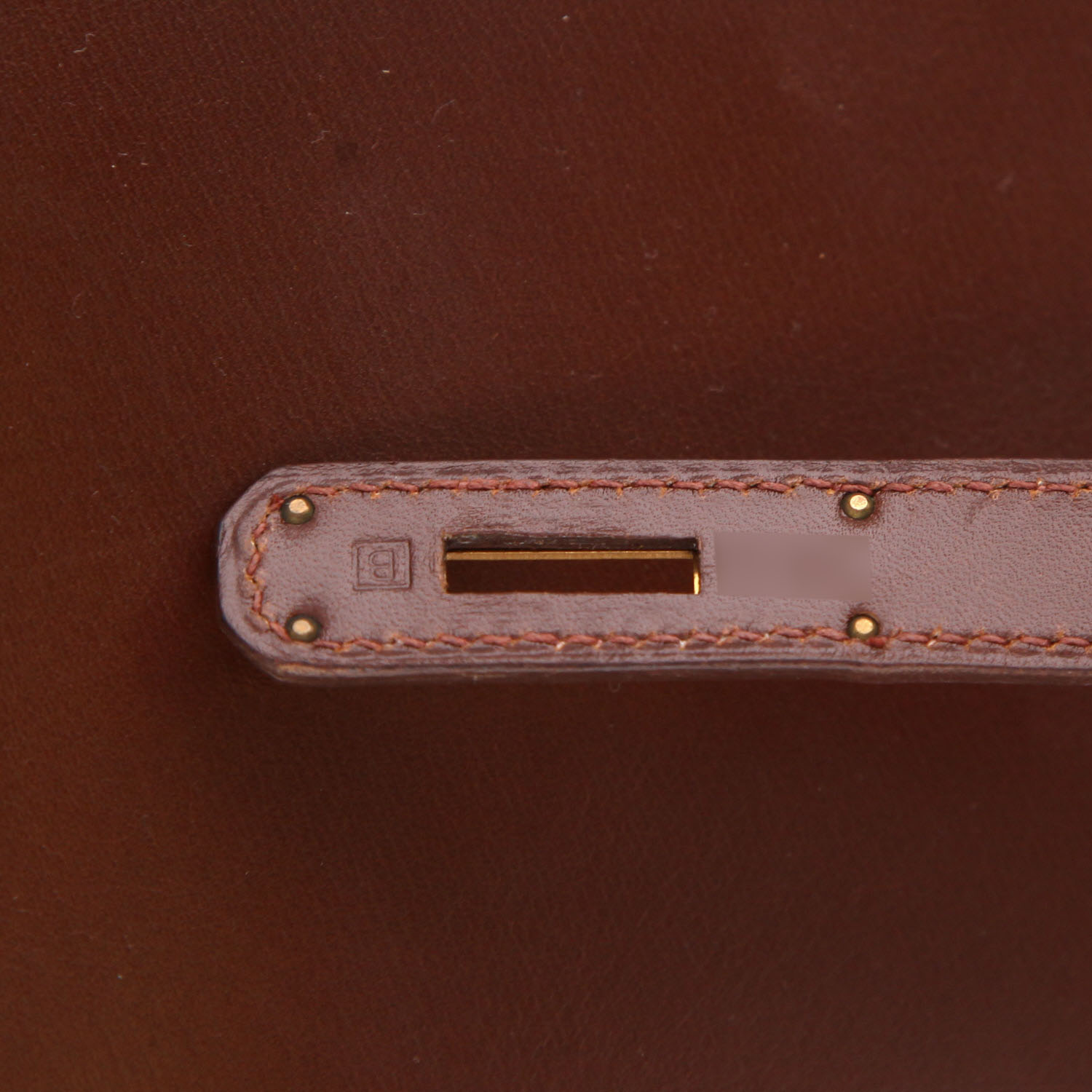 Hermès  Kelly 35 cm handbag  in brown box leather - Detail D4