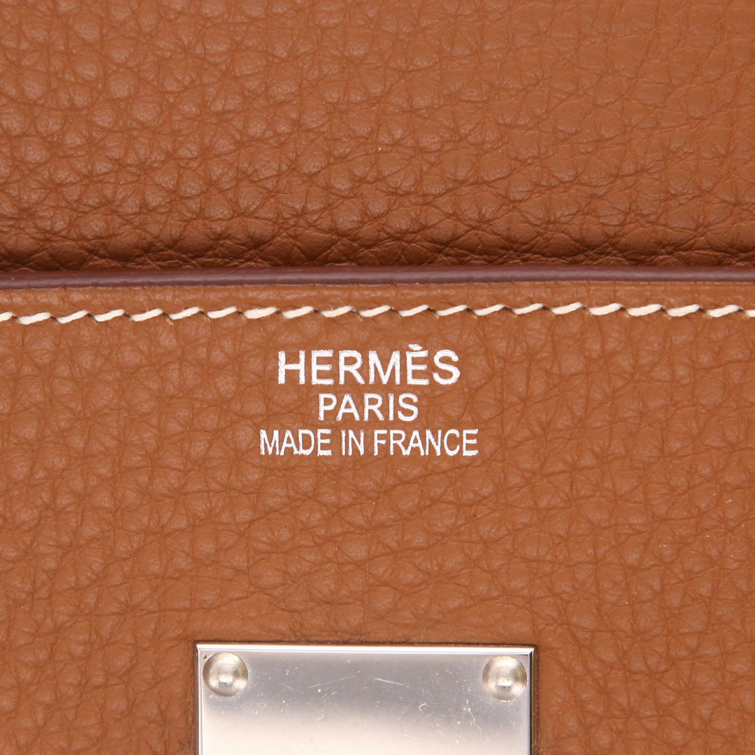 Hermès  Birkin Shoulder bag worn on the shoulder or carried in the hand  in gold togo leather - Detail D2