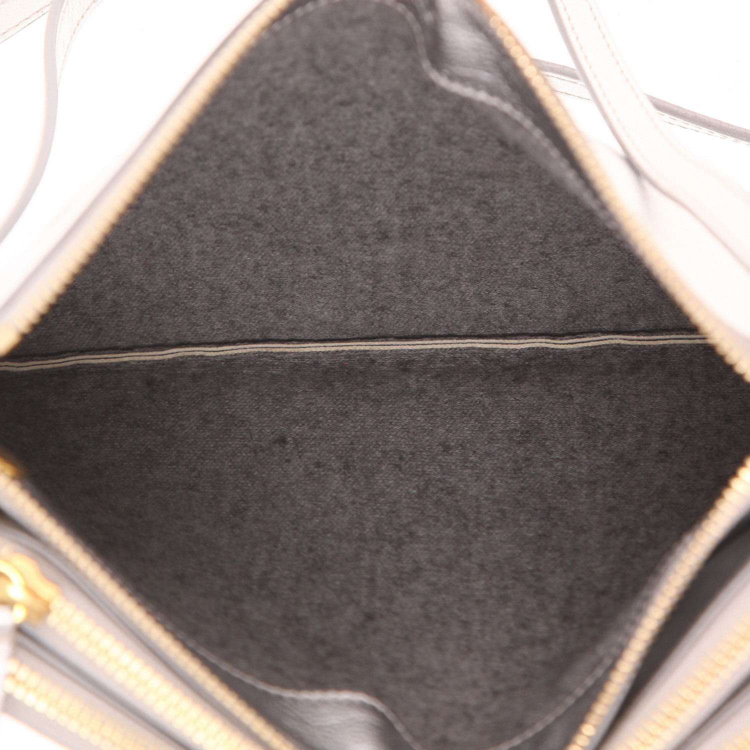 Celine  Trio small model  shoulder bag  in silver leather - Detail D3