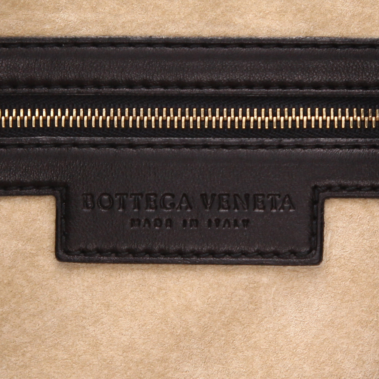 Sac bandoulière Bottega Veneta   en cuir intrecciato noir - Detail D2