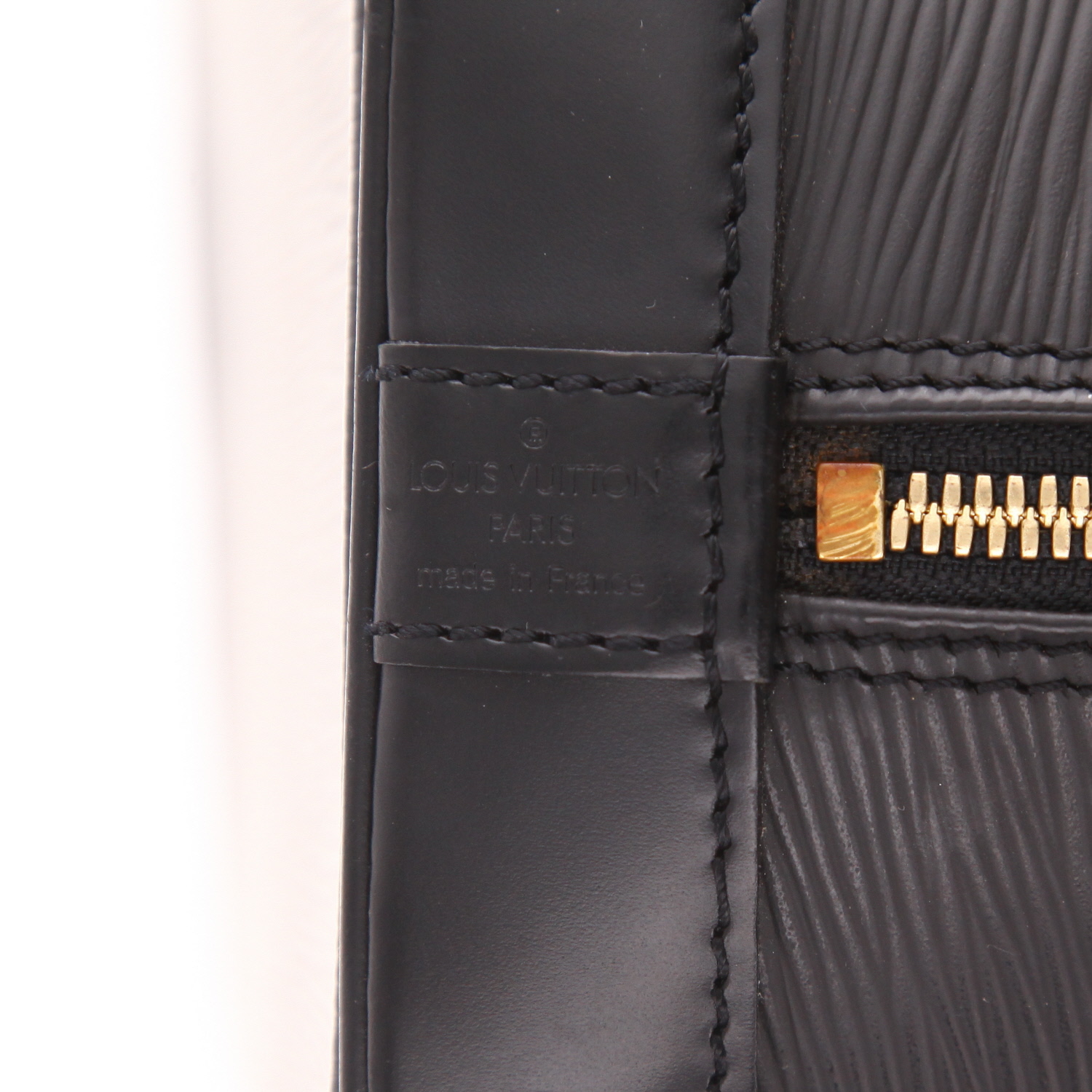 Sac à main Louis Vuitton  Alma petit modèle  en cuir épi noir - Detail D2