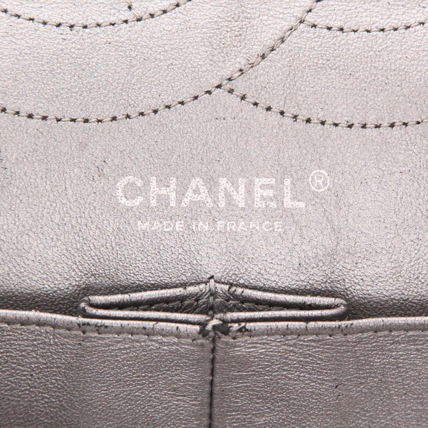 Borsa a tracolla Chanel  2.55 in pelle trapuntata grigia - Detail D2