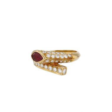 Boucheron ring in yellow gold, diamonds and ruby