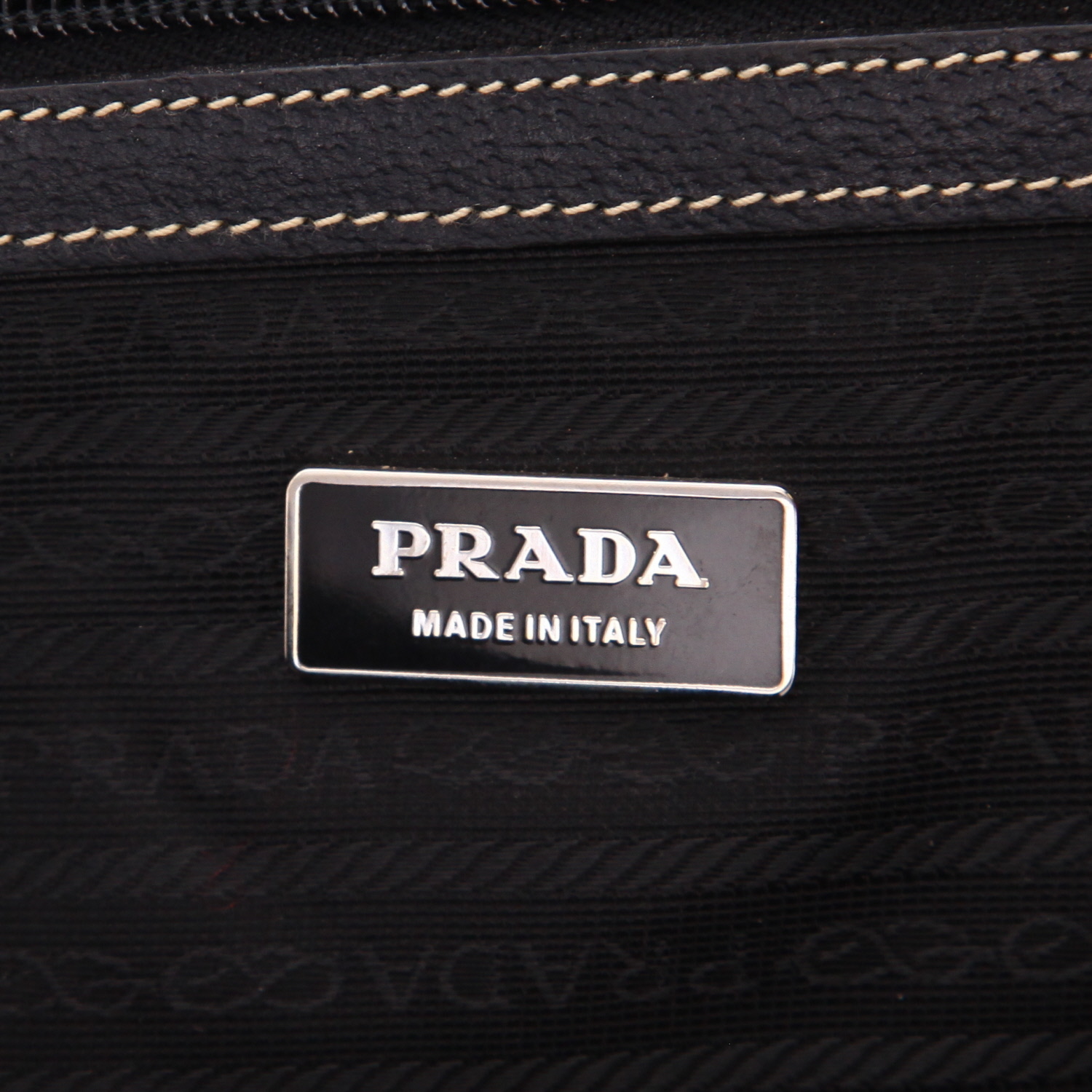 Bolsa de viaje Prada   en cuero negro - Detail D2