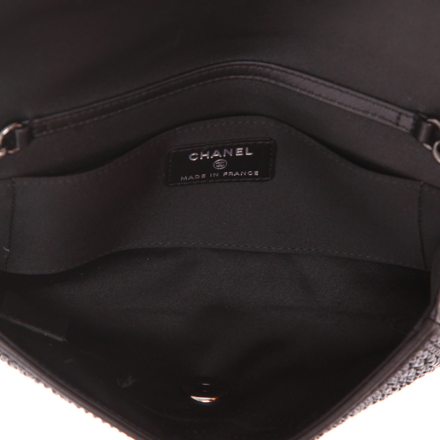 Chanel   shoulder bag  in black canvas - Detail D3